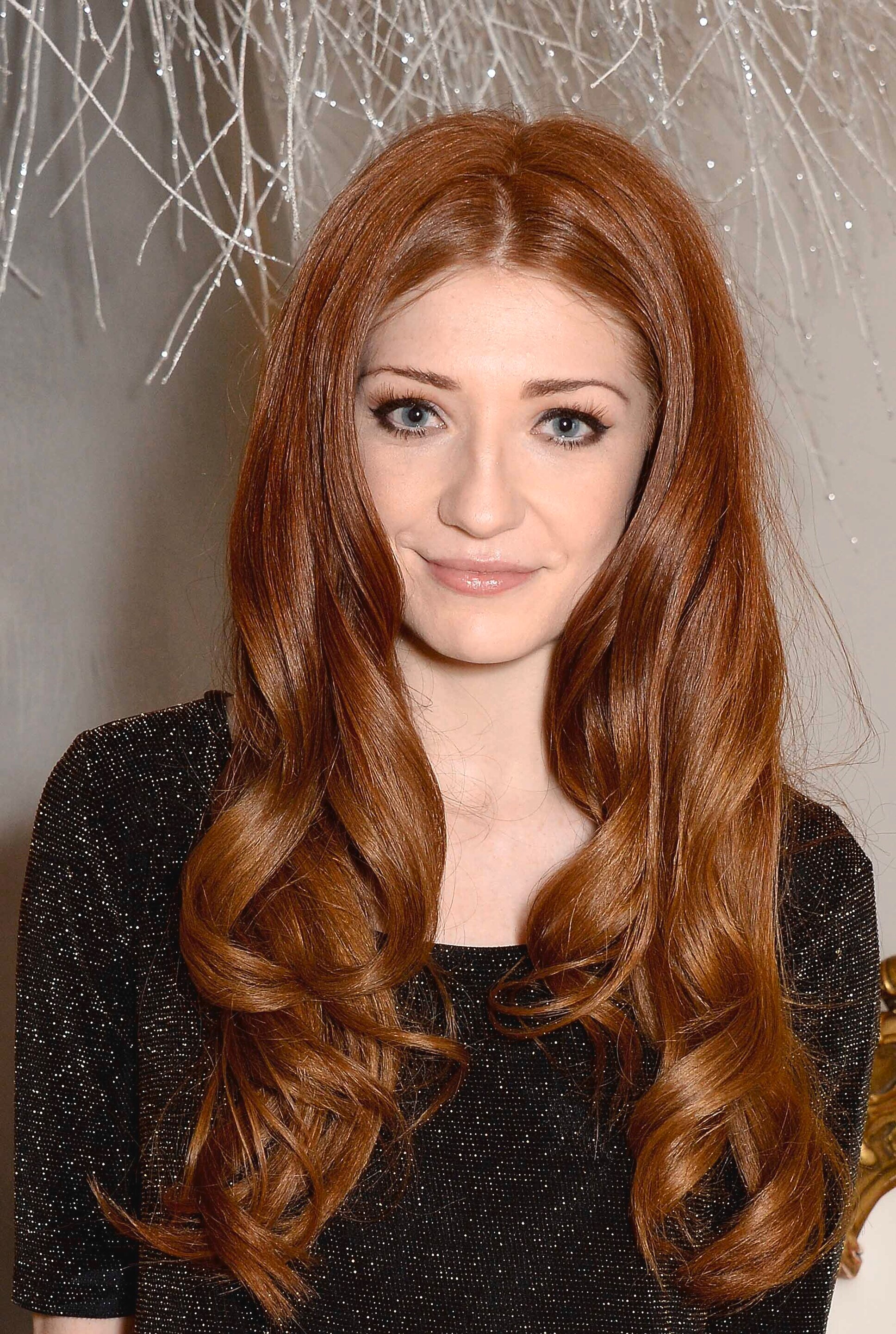 Sesuaikan ukuran curling iron dengan hasil rambut yang kamu inginkan. (Foto: Getty Images)