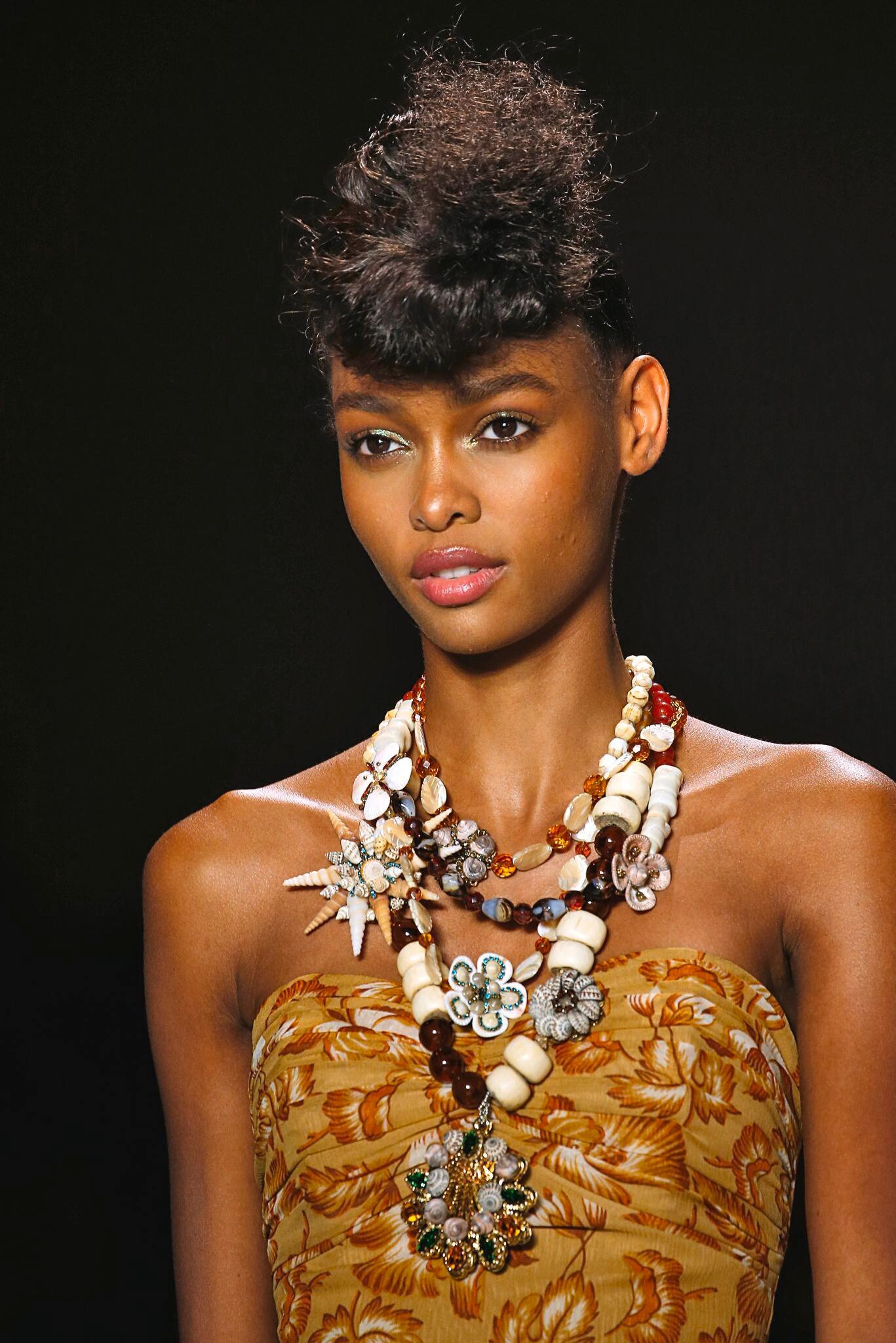 Jangan sungkan memperlihatkan jiwa rock n roll dalam dirimu! (Foto: Indigitalimages.com)