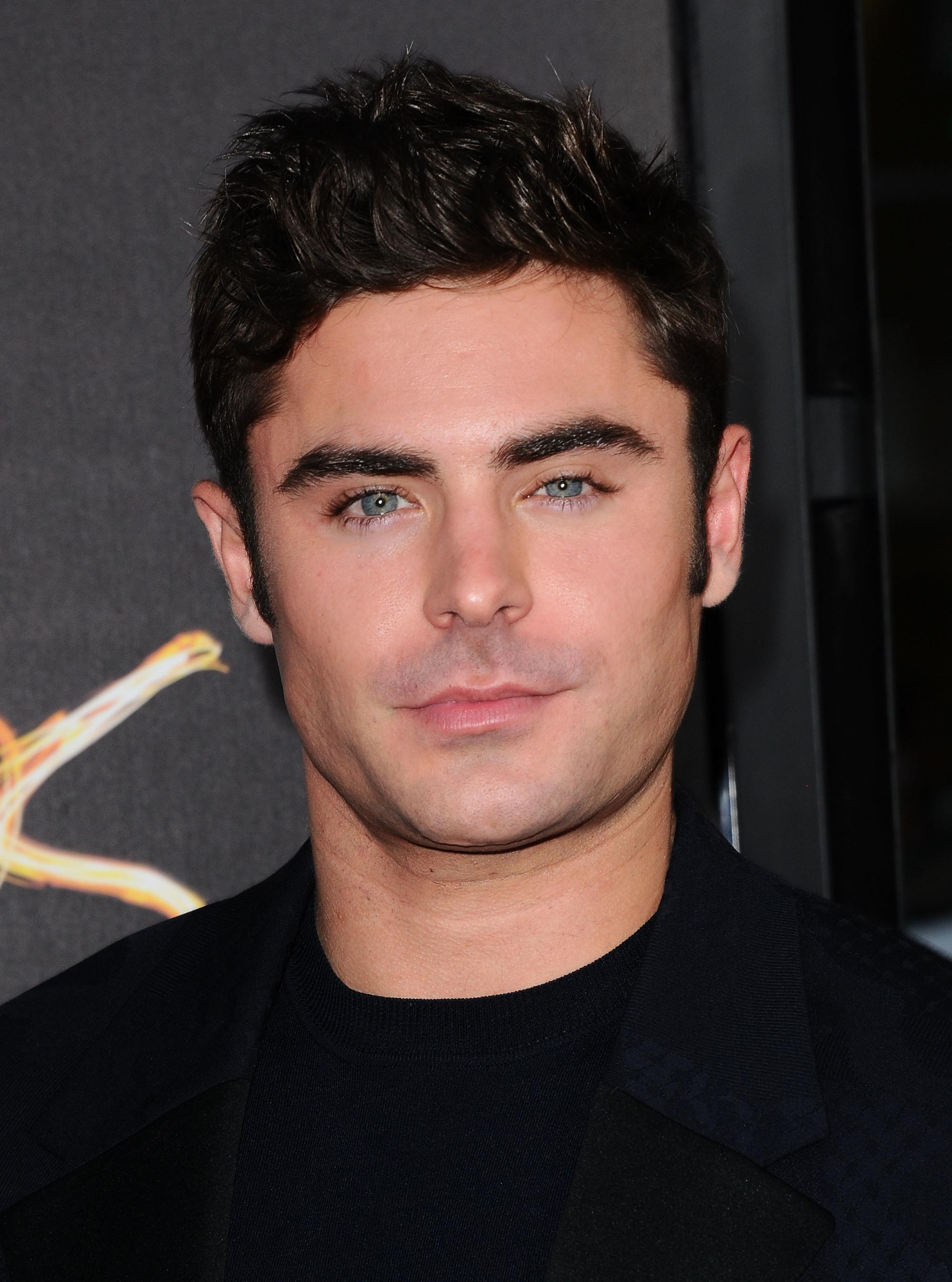 Tak perlu takut terlihat jadul dengan gaya rambut ini. (Foto: REX by Shutterstock)