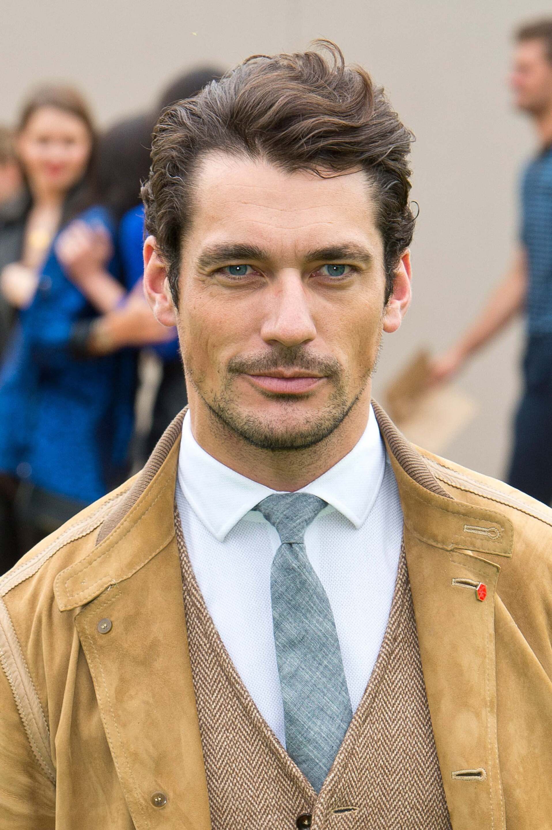 โมเดิร์นควิฟ (Modern quiff)
(Credit : Shutterstock)