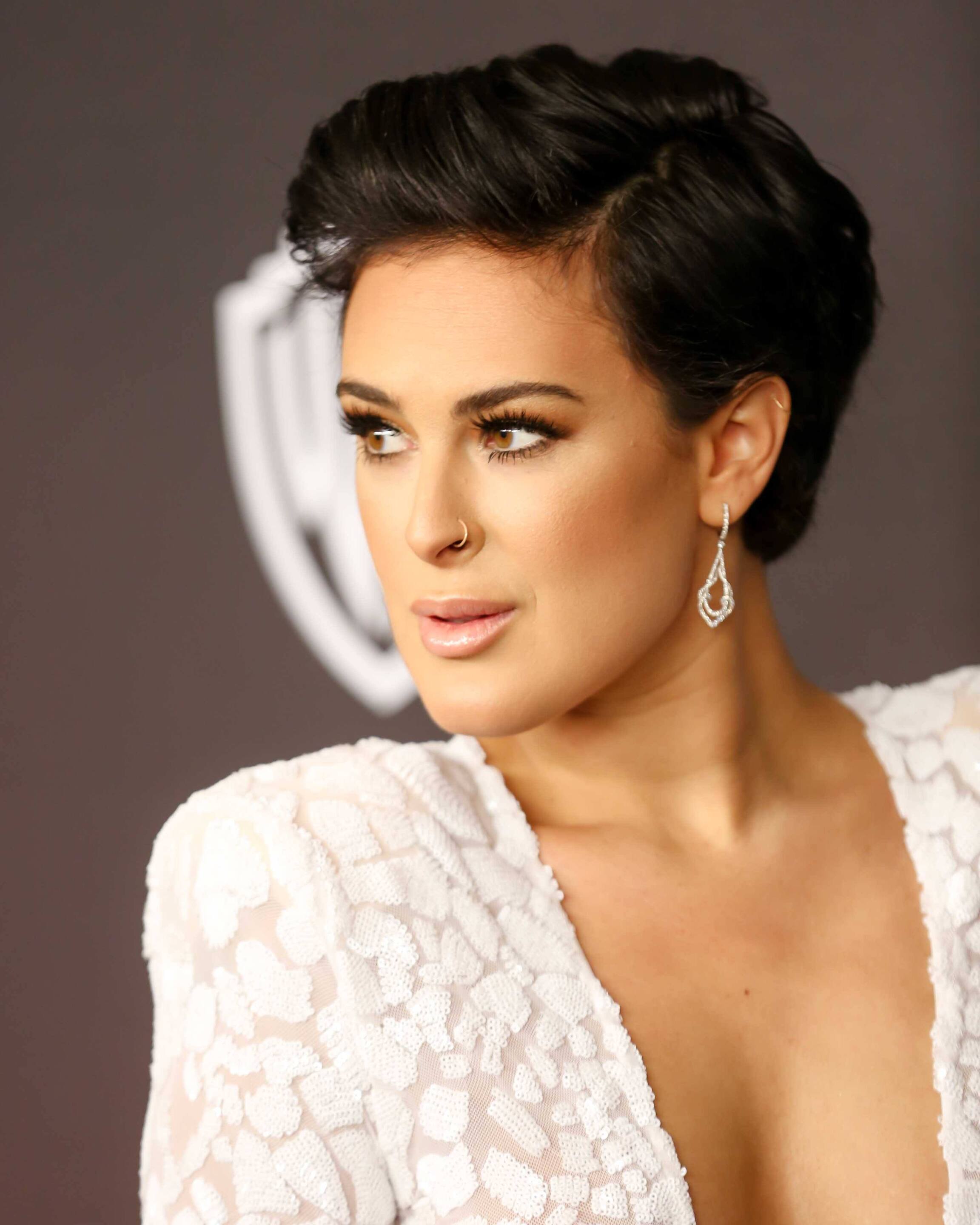 Sekalian ganti potongan rambut yuk! Cobe deh gaya pixie yang super pendek ini. (Foto: REX by Shutterstock)