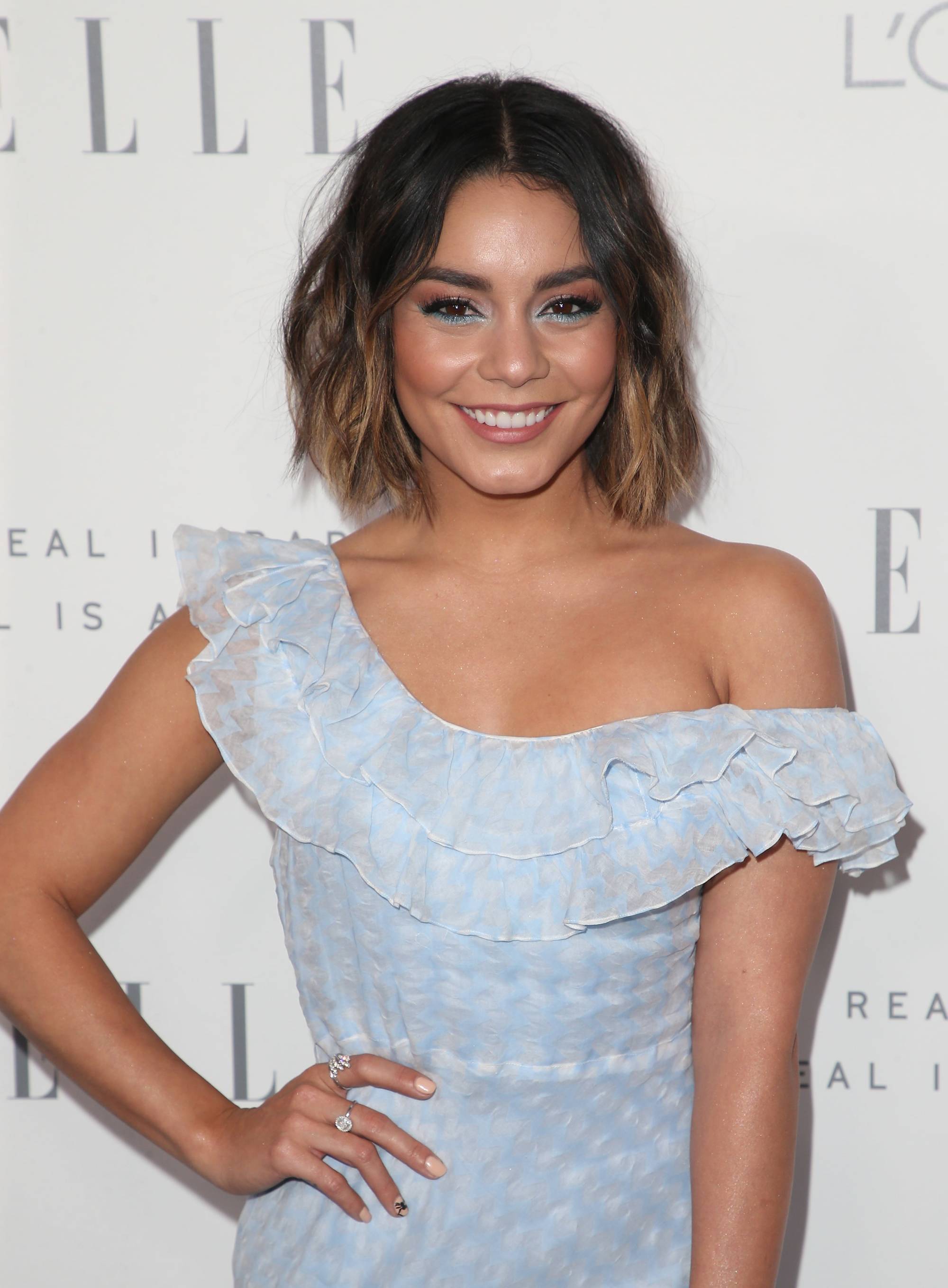 Warna light brown juga cocok untuk kulit sawo matang. (Foto: REX by Shutterstock)