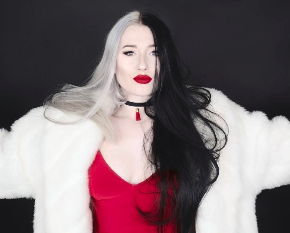 Warna rambut two tone, putih dan hitam. (Foto: Allthingshair UK)