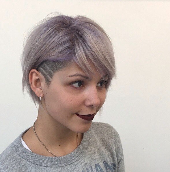 ชวนสาวๆ มาสะบัดลุคให้เป็นสาวมั่น ด้วยสไตล์ทรงผมอันเดอร์คัตสำหรับผู้หญิง