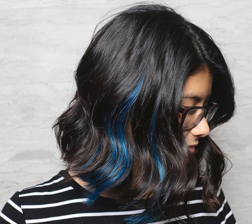 Hitam dan electric blue.(Foto: Allthingshair UK)