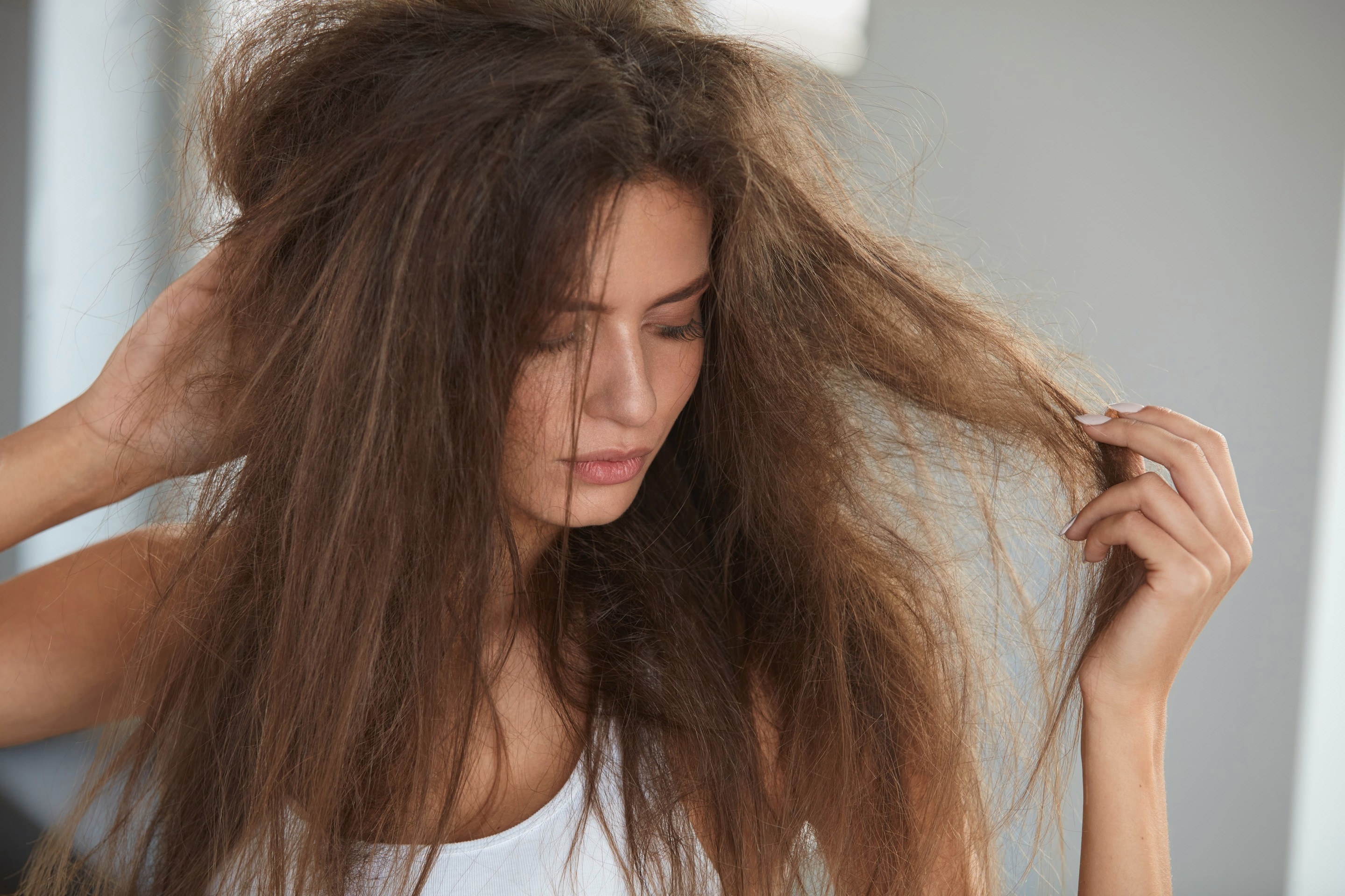 Frizz: causas, mitos y cómo prevenirlo con tecnología profesional