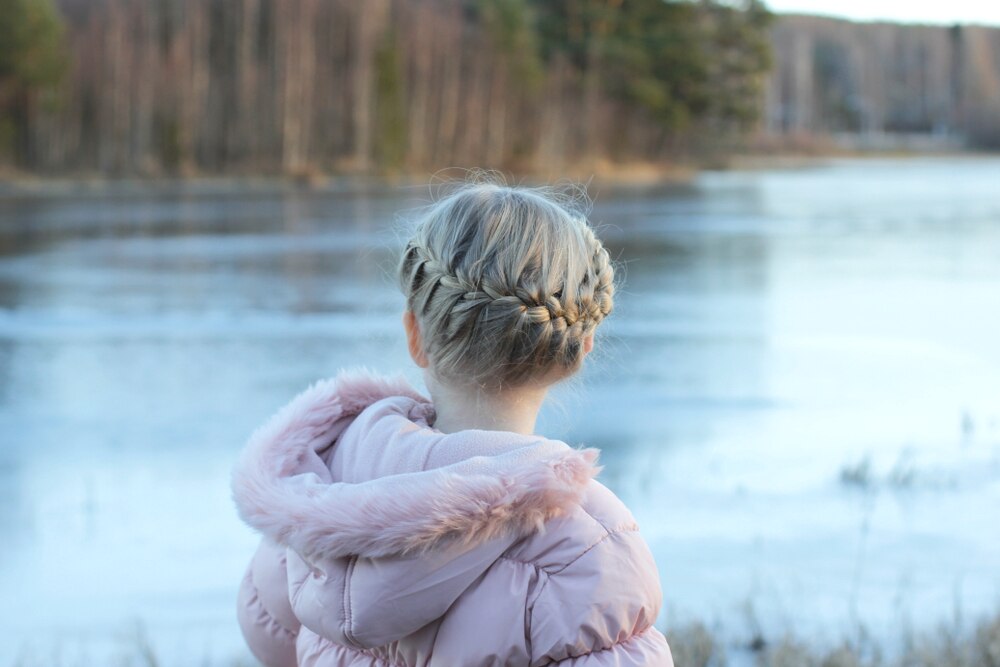 Ide cara kepang rambut modern untuk ciptakan style bohemian