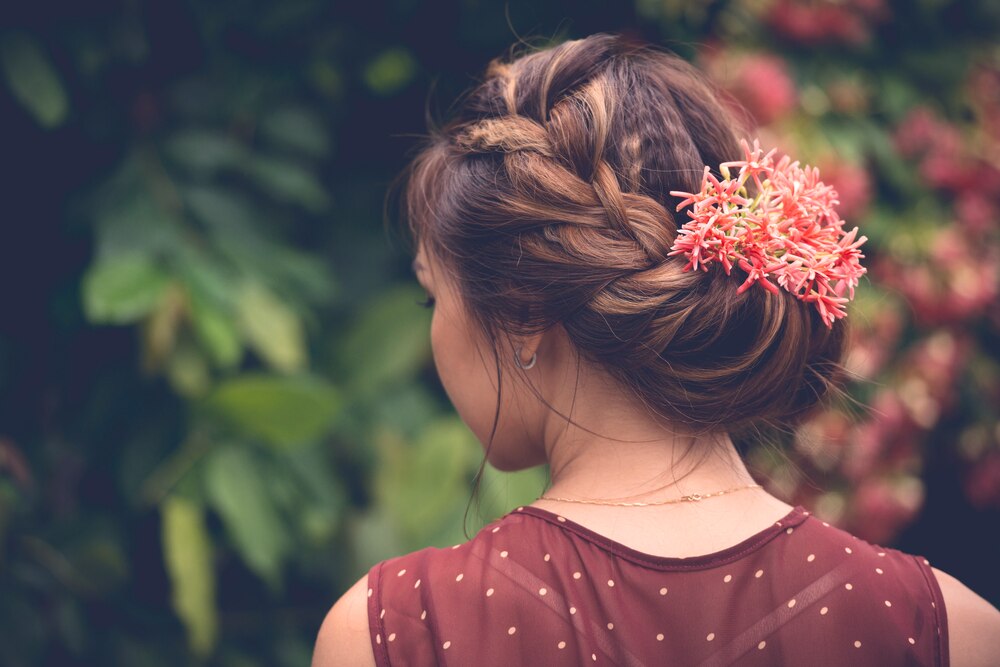 Ladies! Intip Inspirasi Gaya Rambut Anggun untuk Pesta