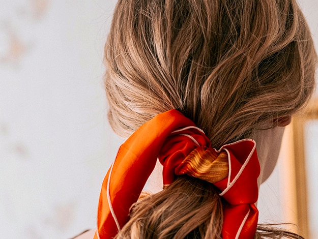 easy vintage hairstyles: vintage ribbon hairstyle
