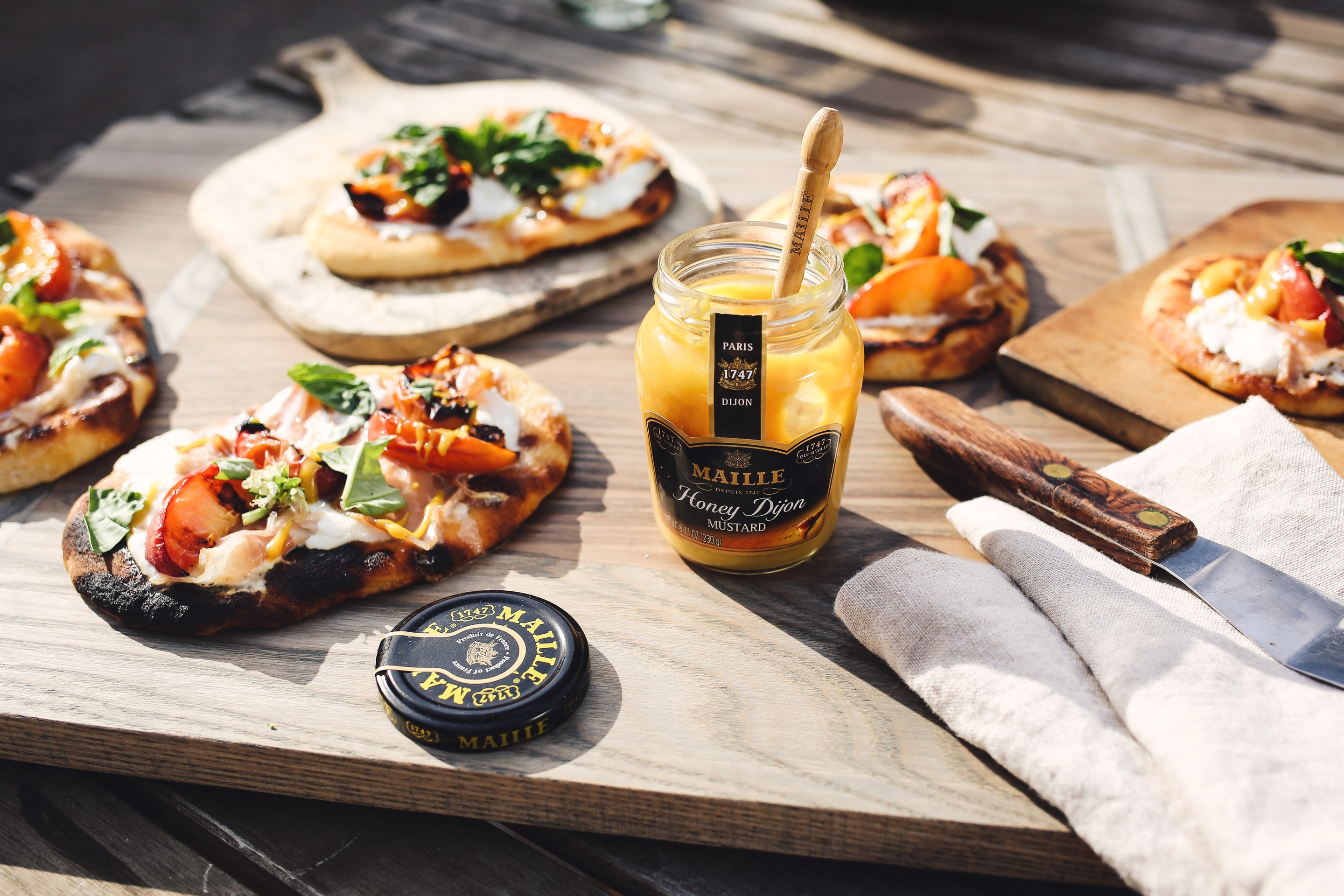 Grilled Flatbread with Peaches, Prosciutto &amp; Burrata