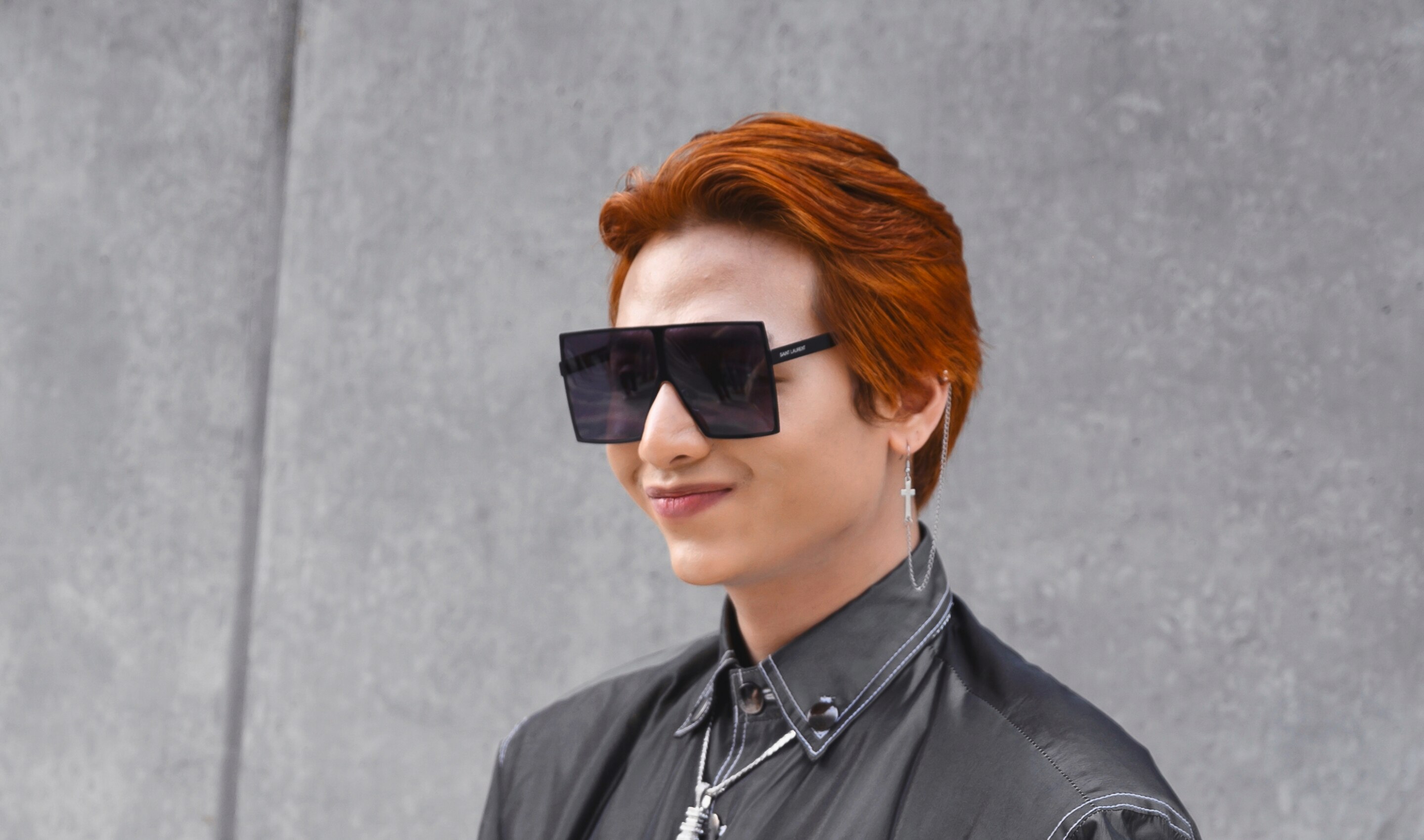 pria dengan rambut quiff