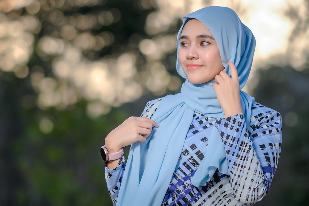 Ladies, Inilah Tips Atasi Rambut Rontok untukmu yang Berhijab