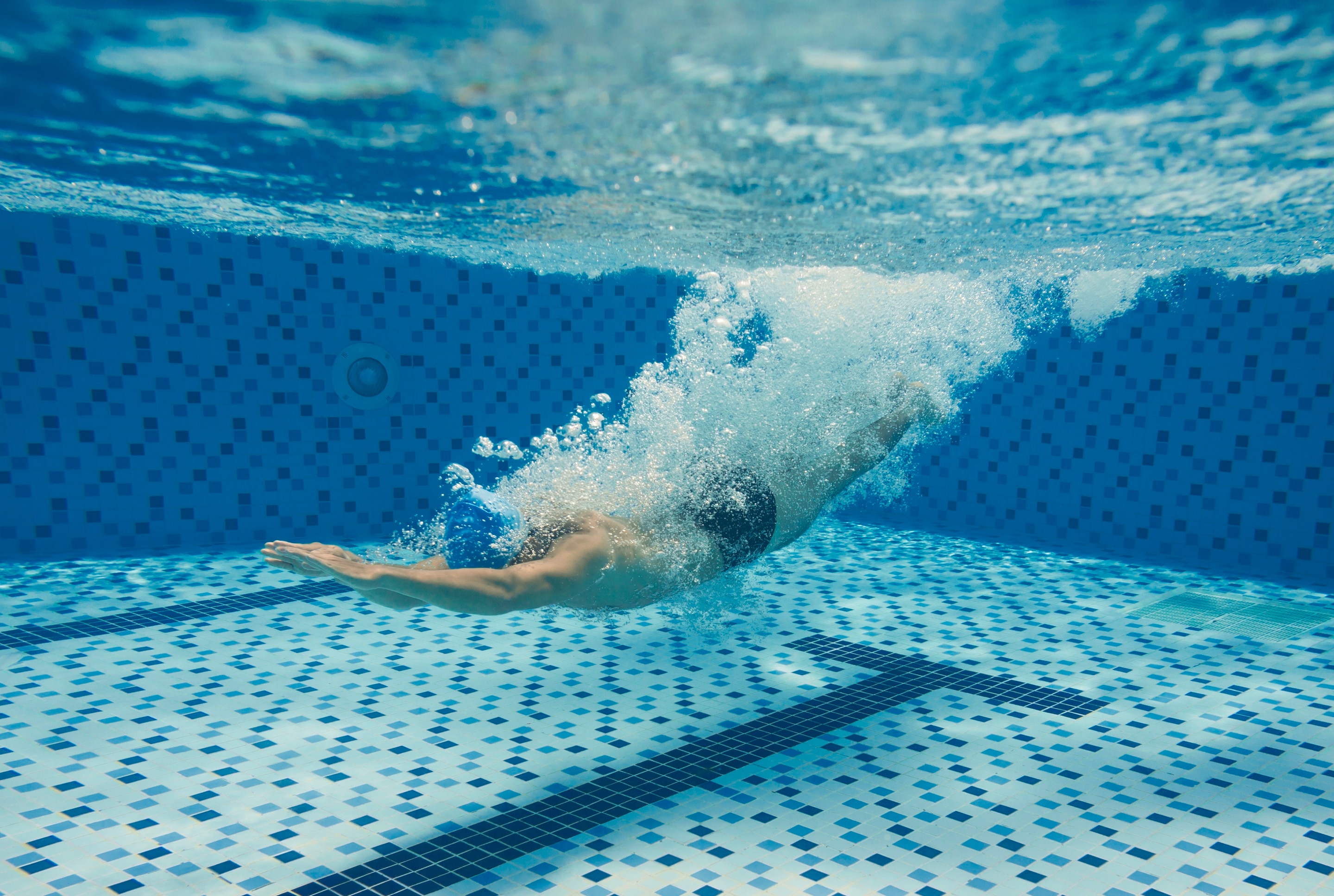 berenang untuk olahraga peninggi badan