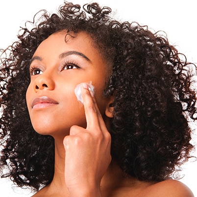 ¿Por qué deberías dejar de usar jabón corporal en la cara?