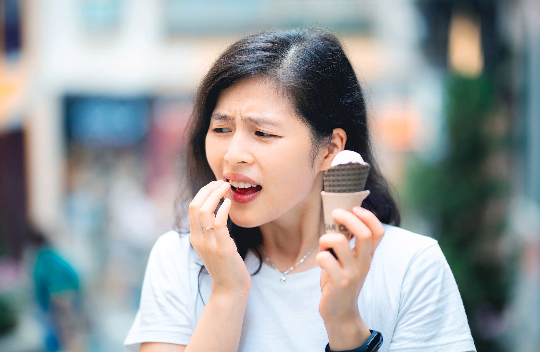 Ê răng sẽ ảnh hưởng tới cảm giác ăn uống của bạn