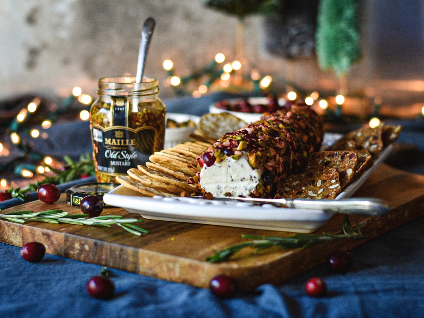 Cheese Log with Cranberry Pistachio Crust