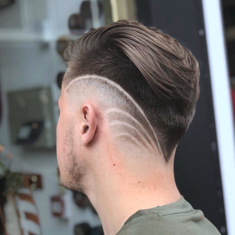 Berikan aksen di samping rambut. (Foto: Allthingshair UK)