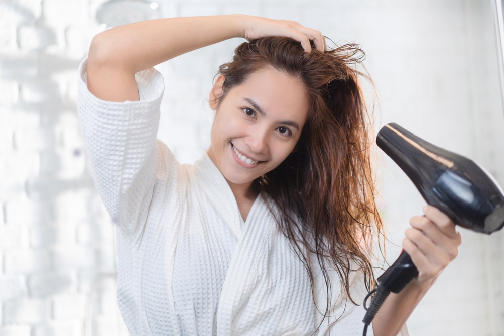 Ternyata Begini Cara Mencuci Rambut Keriting Yang Benar | Dove