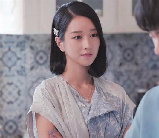 Ko Moon Yeong juga pakai hair pin, lho! (Foto: tvN Asia)