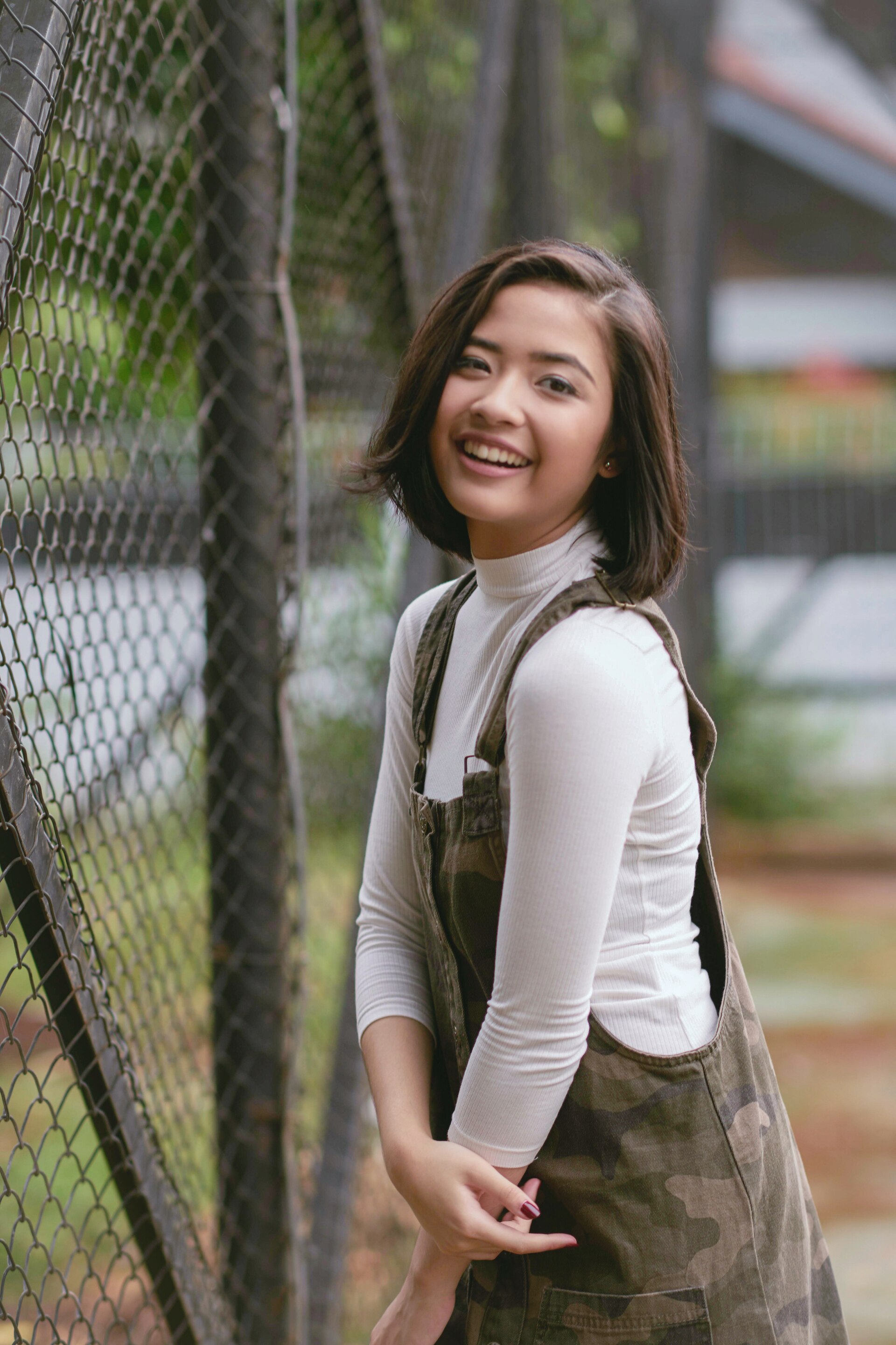 Rol rambut bisa digunakan sebagai pengganti round brush. (Foto: Hariono Halim)