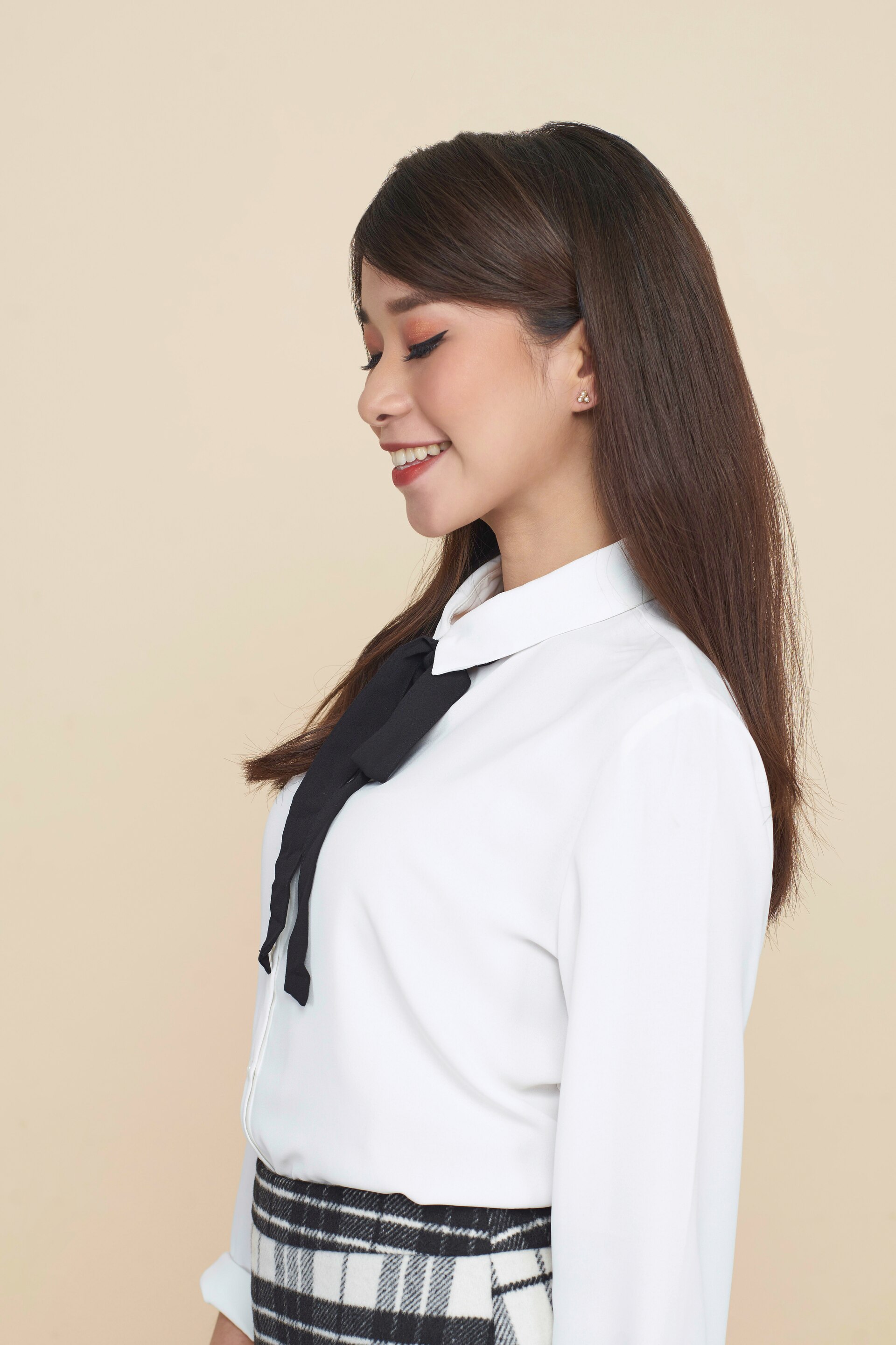 wanita-asia-dengan-rambut-tebal-disasak