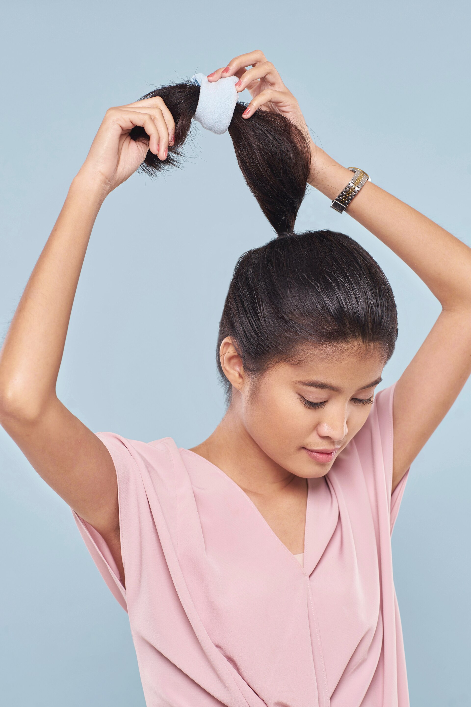 Wanita asia dengan rambut hitam