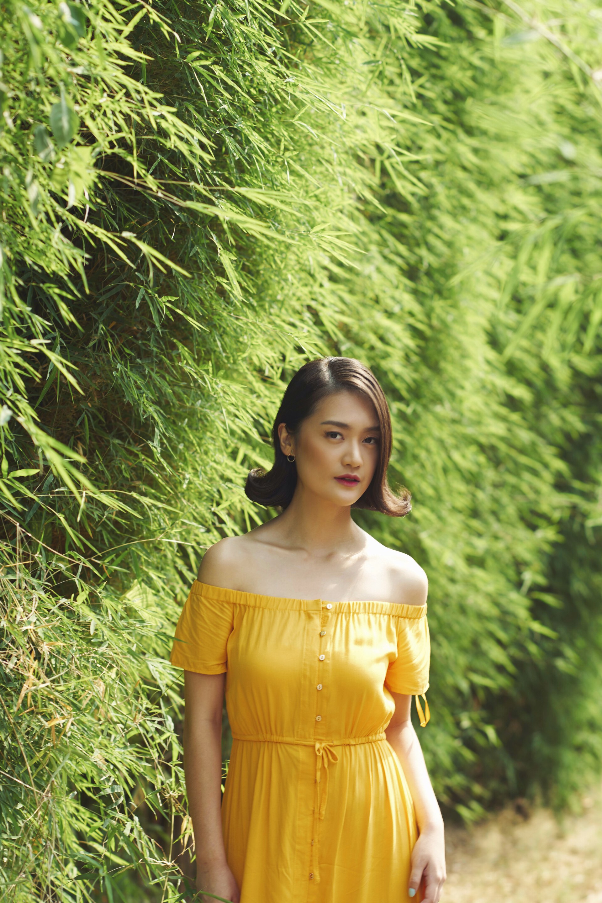 Tampil retro dengan gaya rambut blow out. (Foto: Hariono Halim)