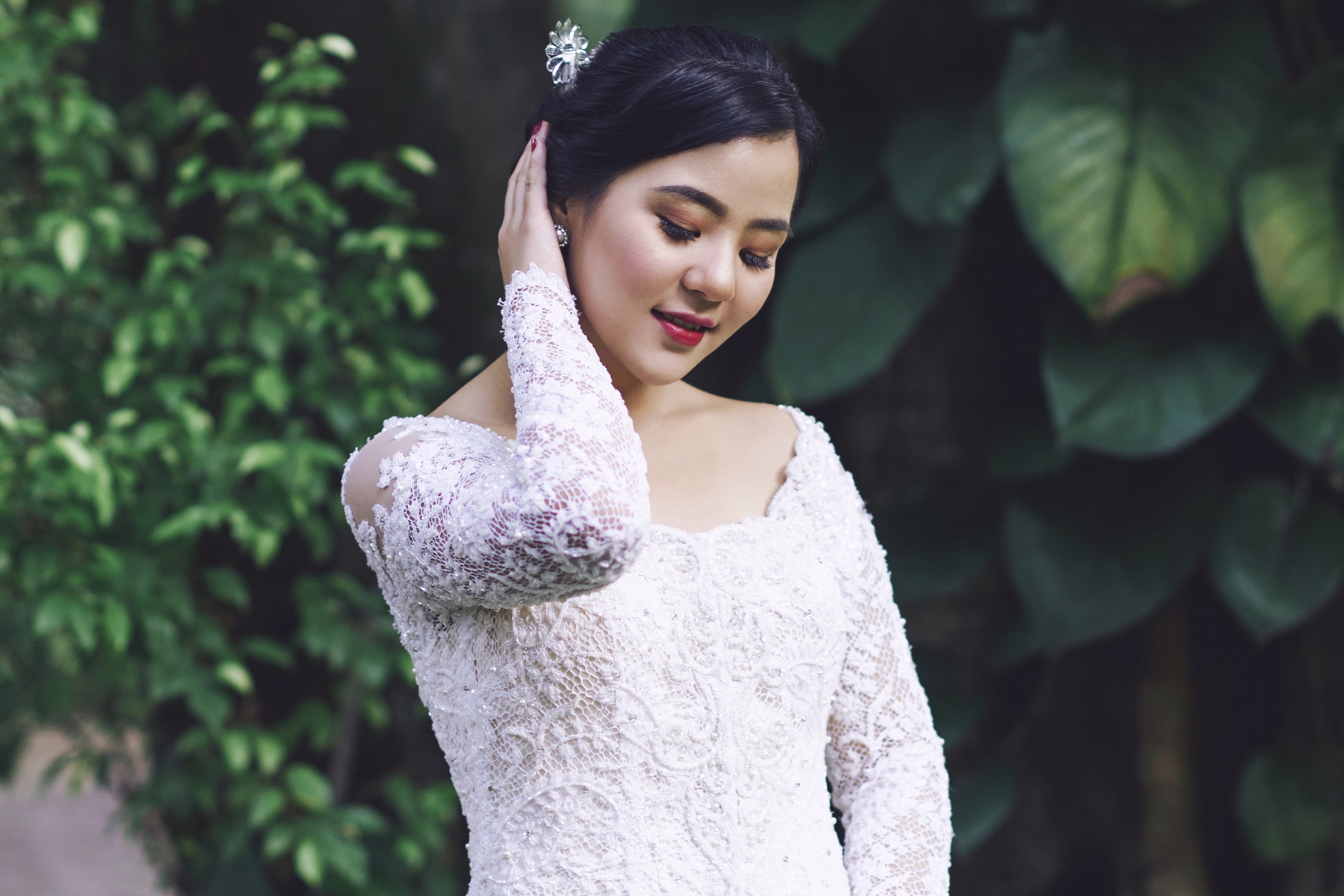 Tutorial Sanggul Pengantin Modern untuk Wajah Bulat
