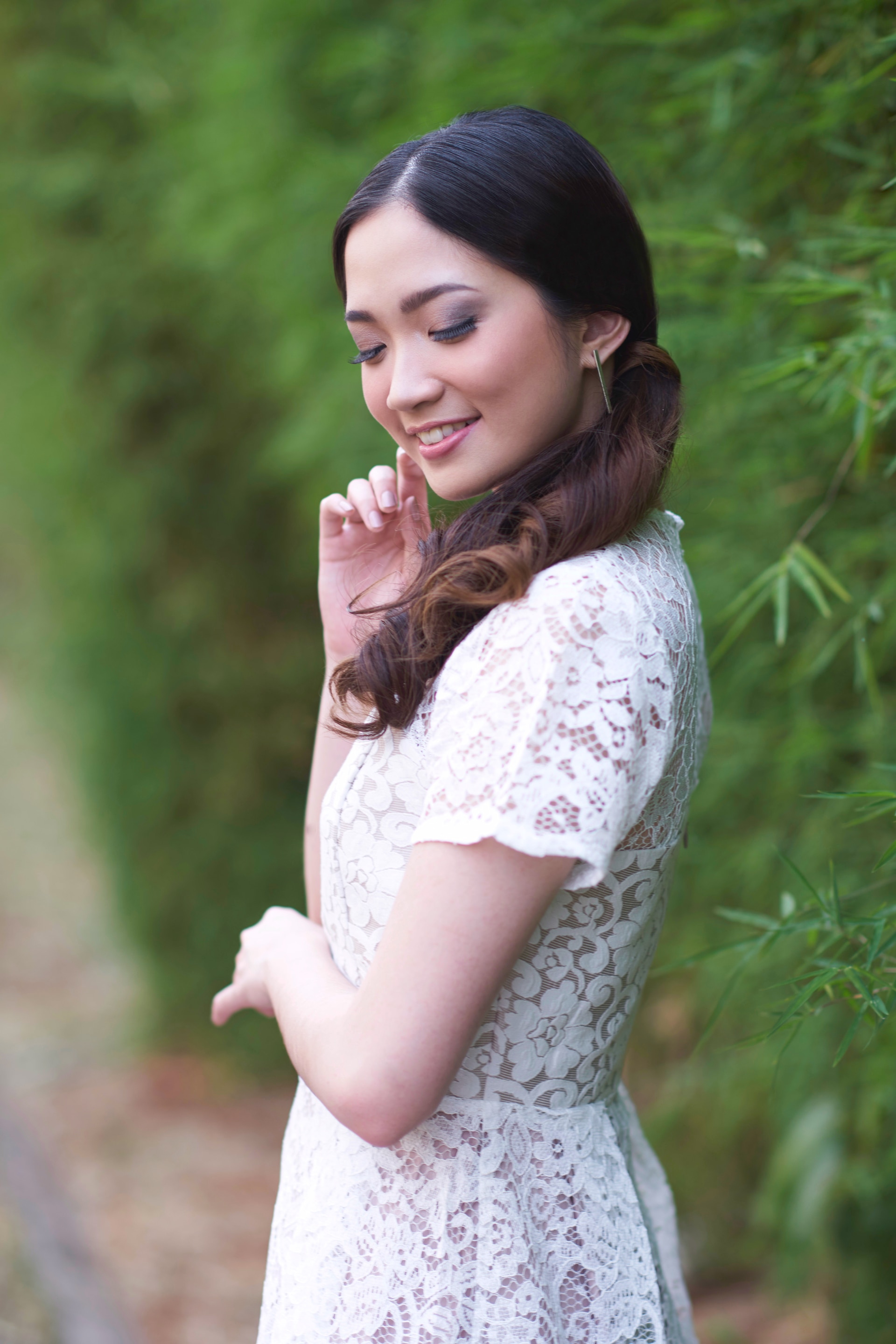 Curly Side Ponytail: Cara Menata Rambut Panjang