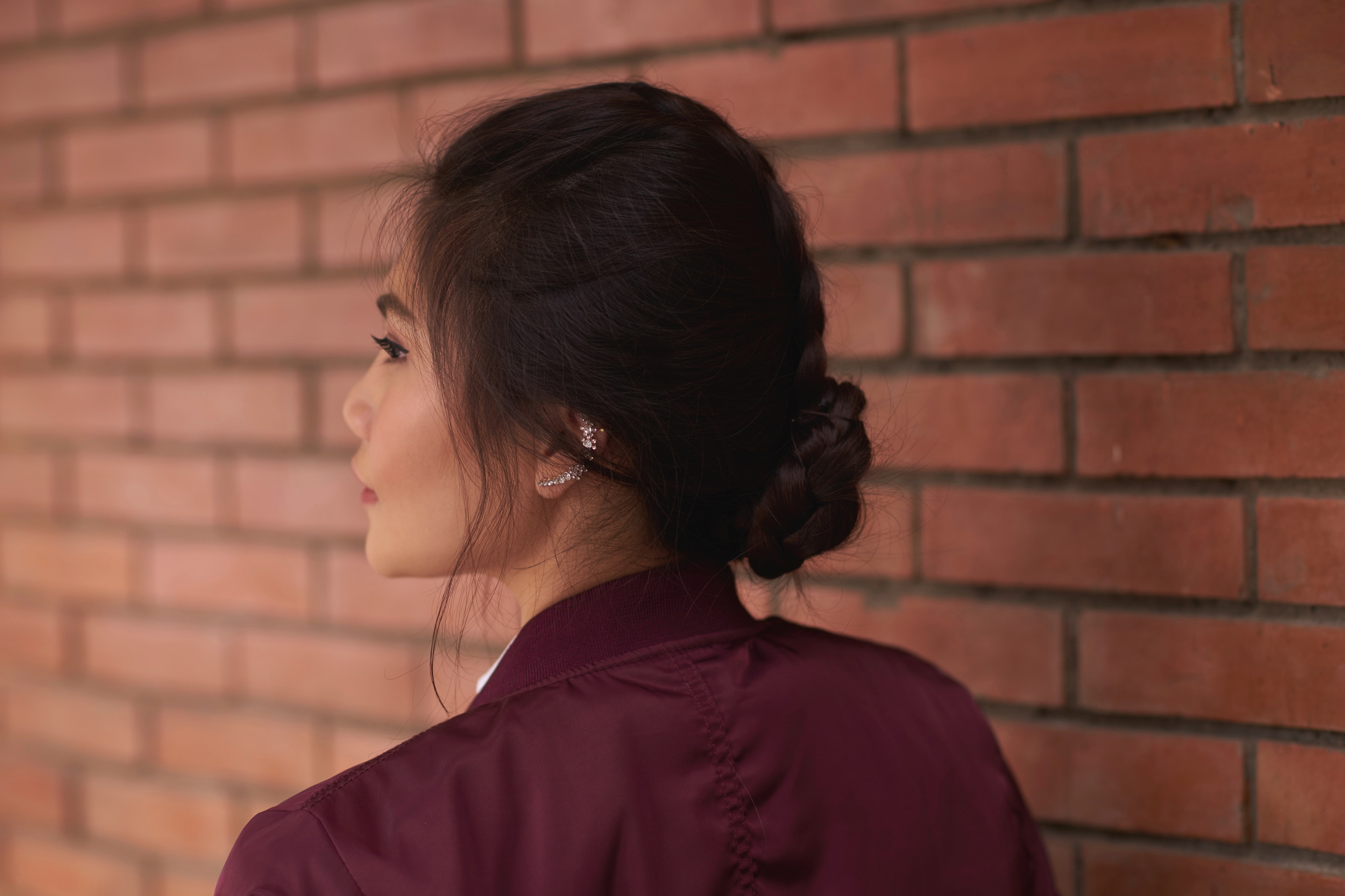 Cara Membuat Sanggul Kepang Gaya Messy dengan 6 Langkah Mudah