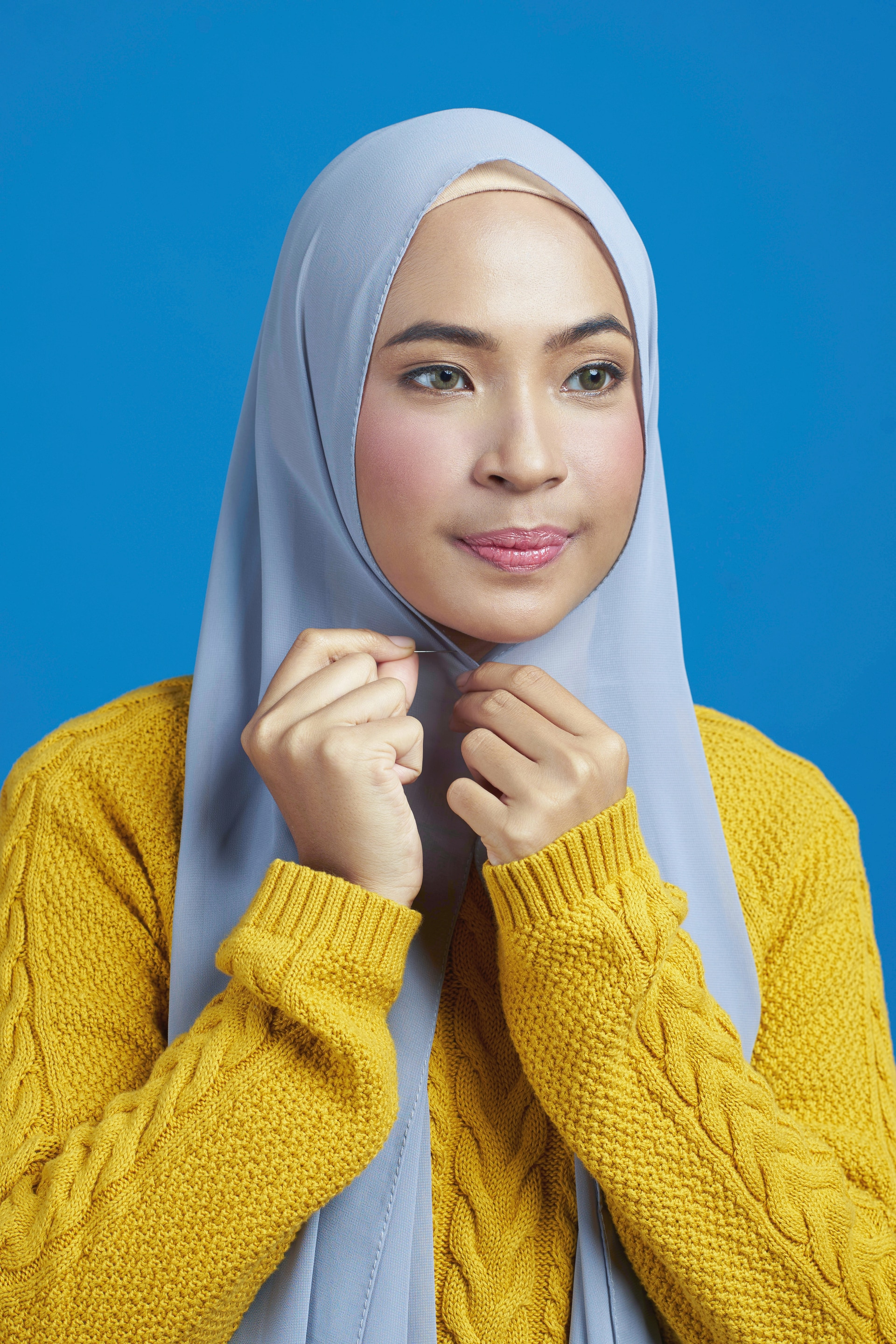 penyebab-rambut-rontok-penggunaan-ciput