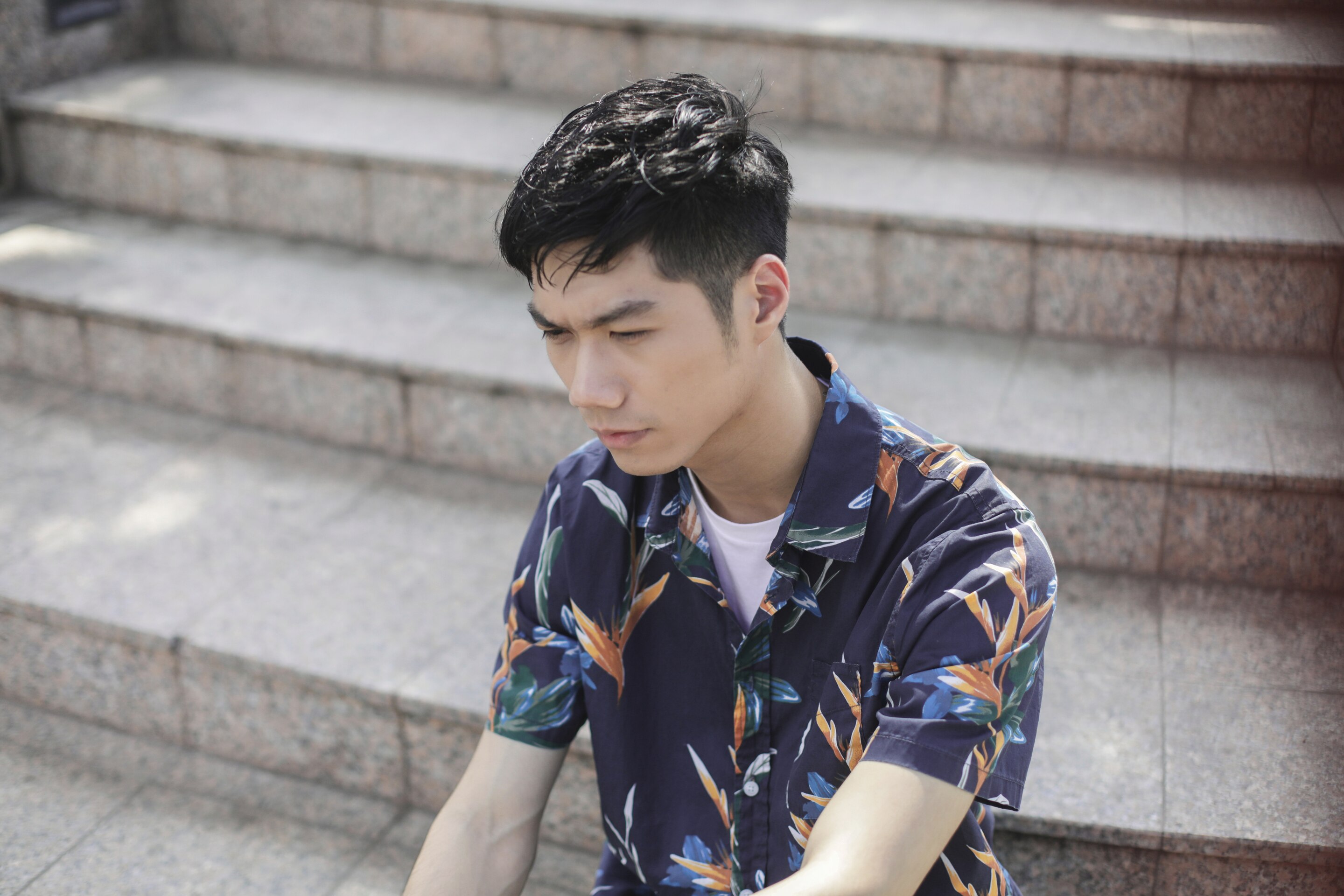 Potongan rambut bertektsur akan lengkapi gaya rambut undercutmu. (Foto: Natasha Estelle)