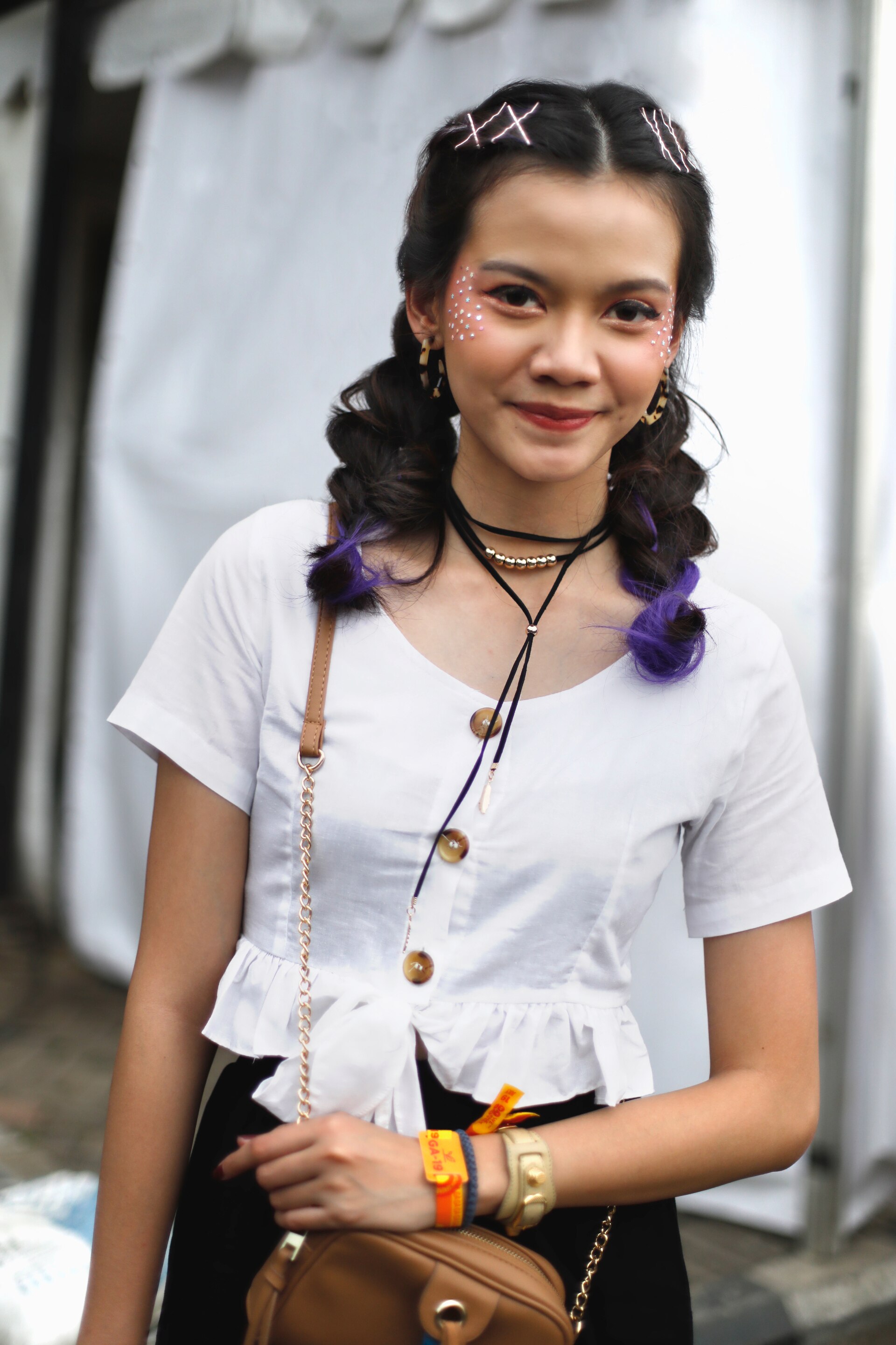 Suka dengan gaya rambut kepang? Coba gaya tousled ini! (Foto: Natasha Estelle)