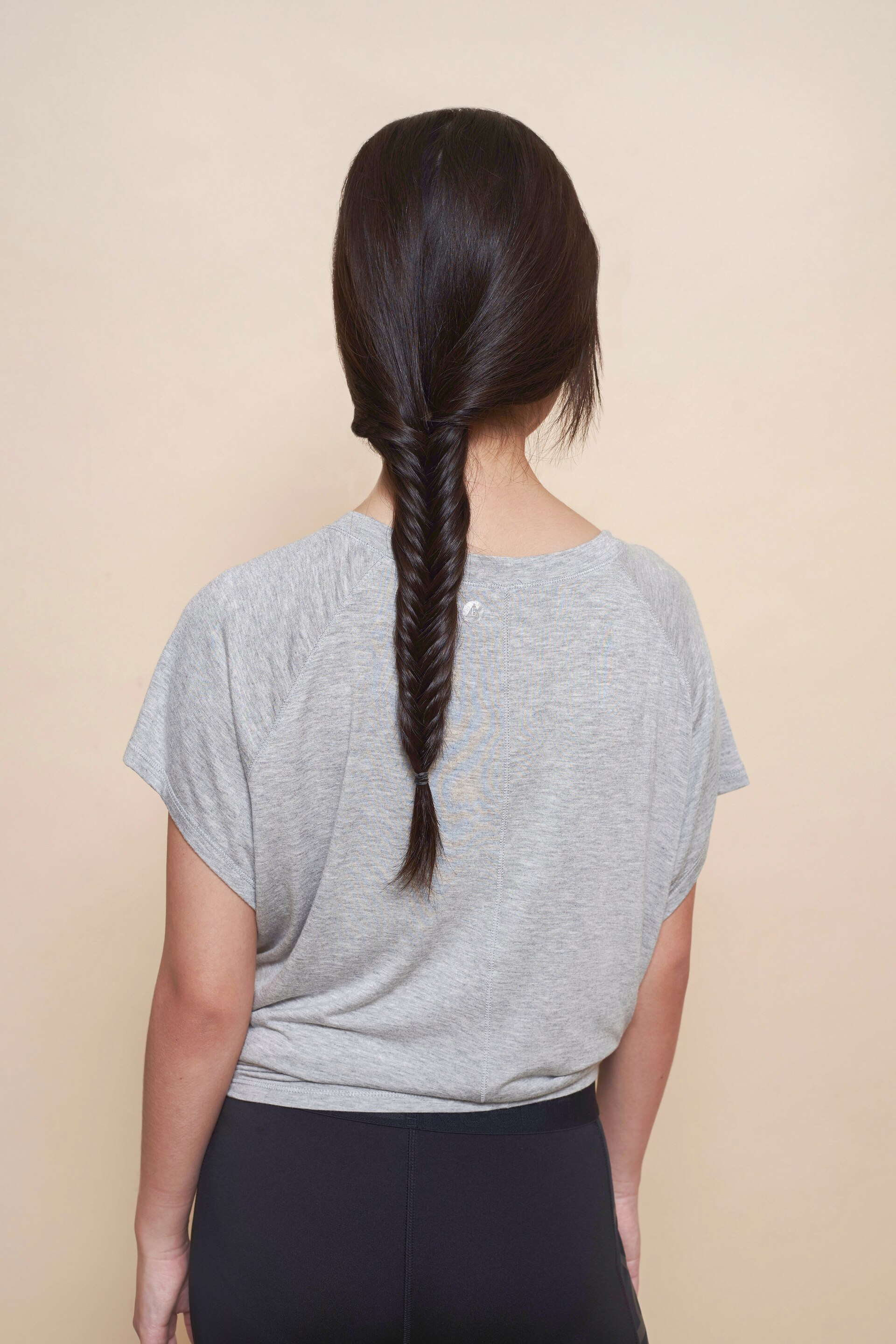 Wanita Asia dengna rambut kepang fishtail