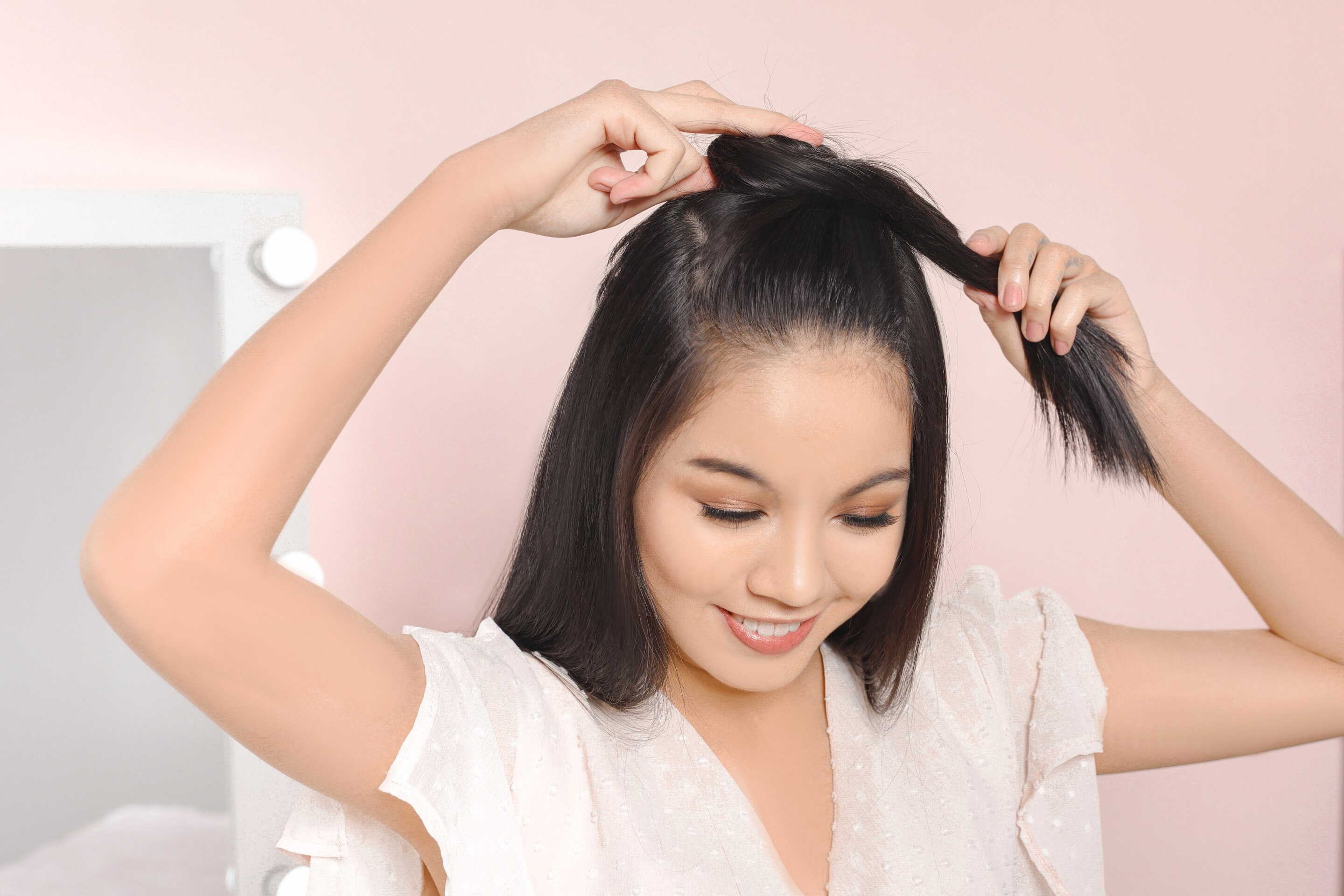 Step 1 half chic bun pada rambut panjang