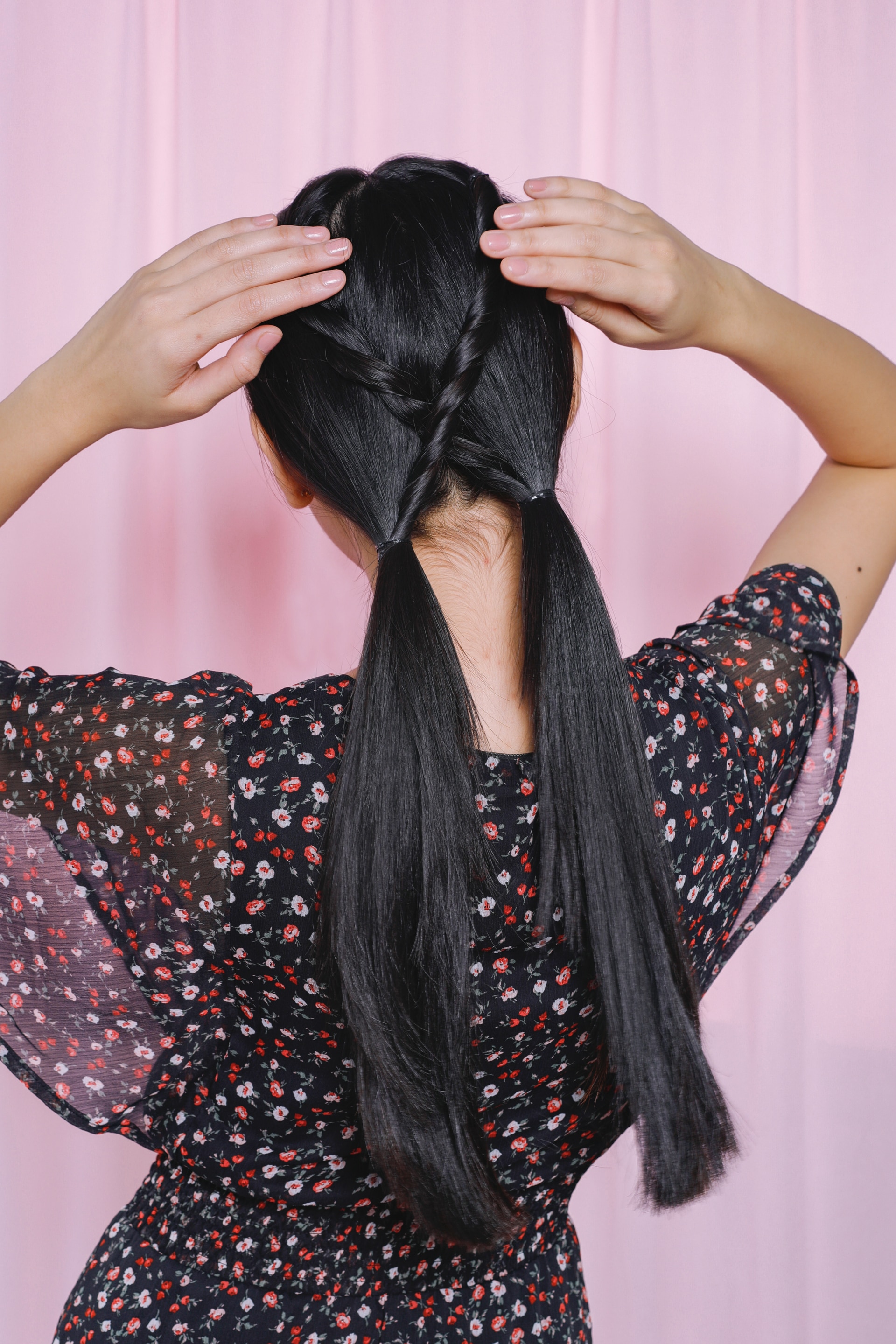 Kepang-rambut-simple-half-updo-bow-1