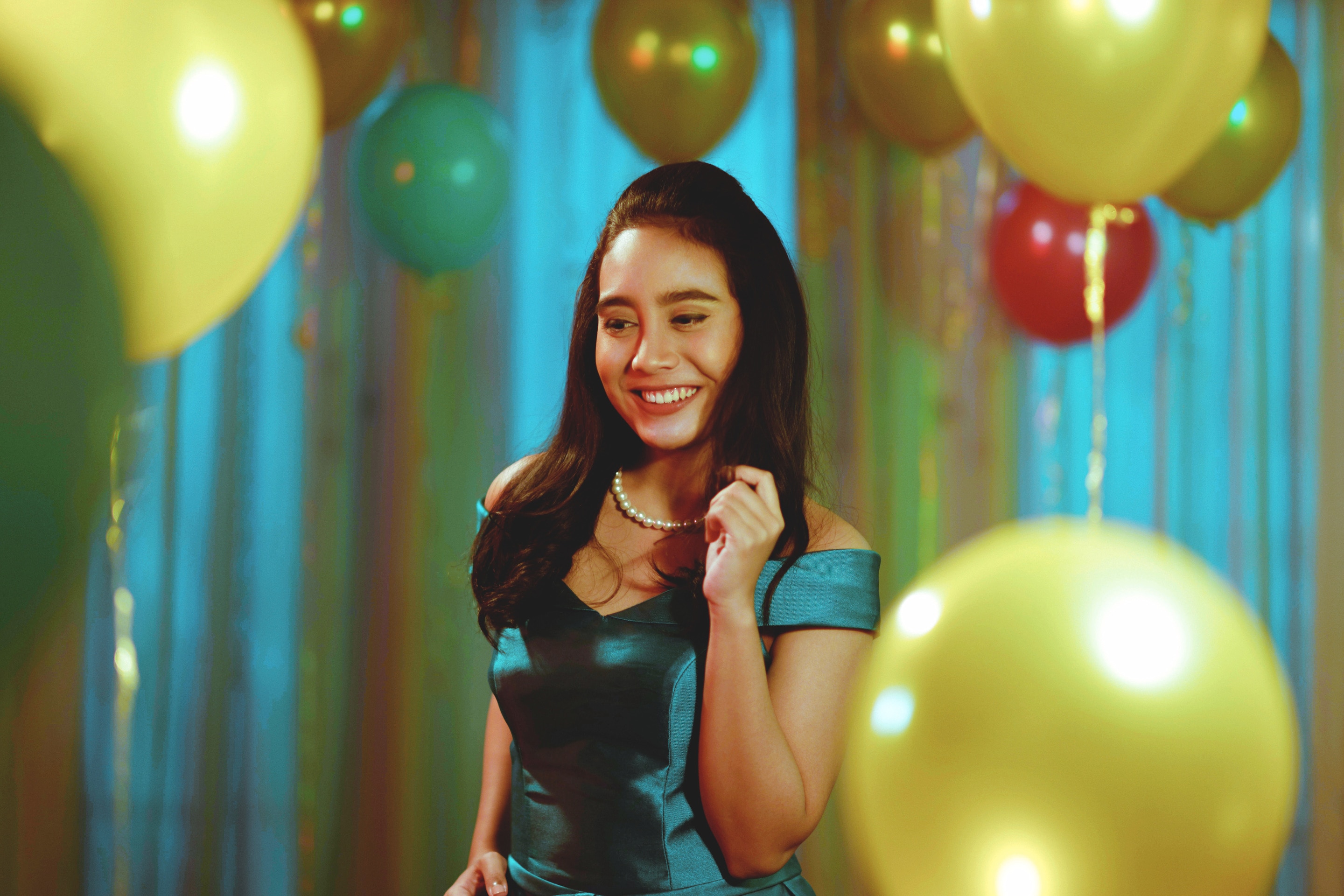 cara memakai hair bump pada gaya updo