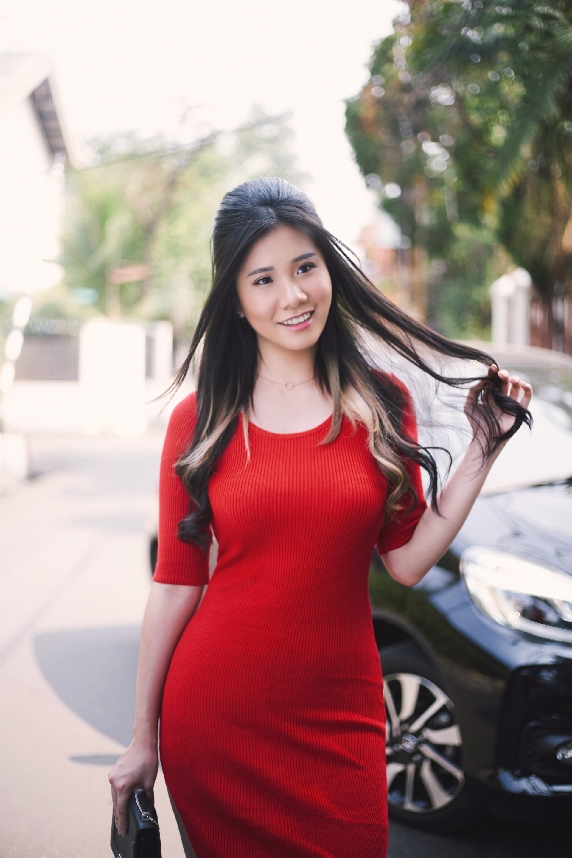 Beehive a la retro dihasilkan dengan gaya sasak dan half updo. (Foto: Hariono Halim)