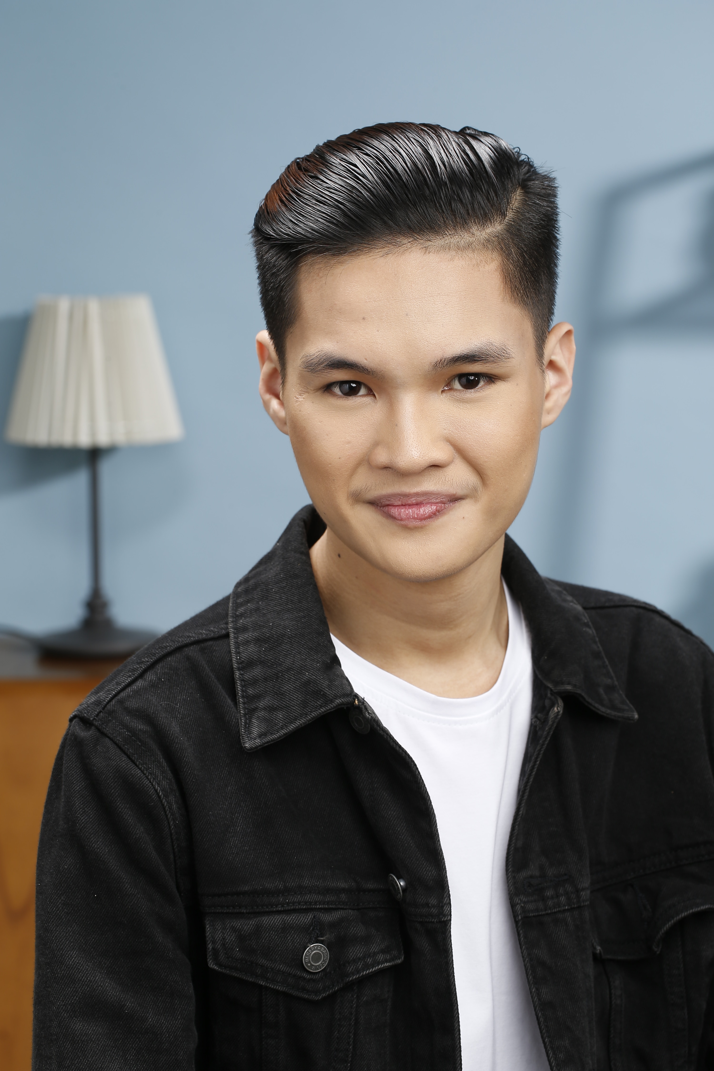 gebetan jatuh cinta dengan rambut slick back