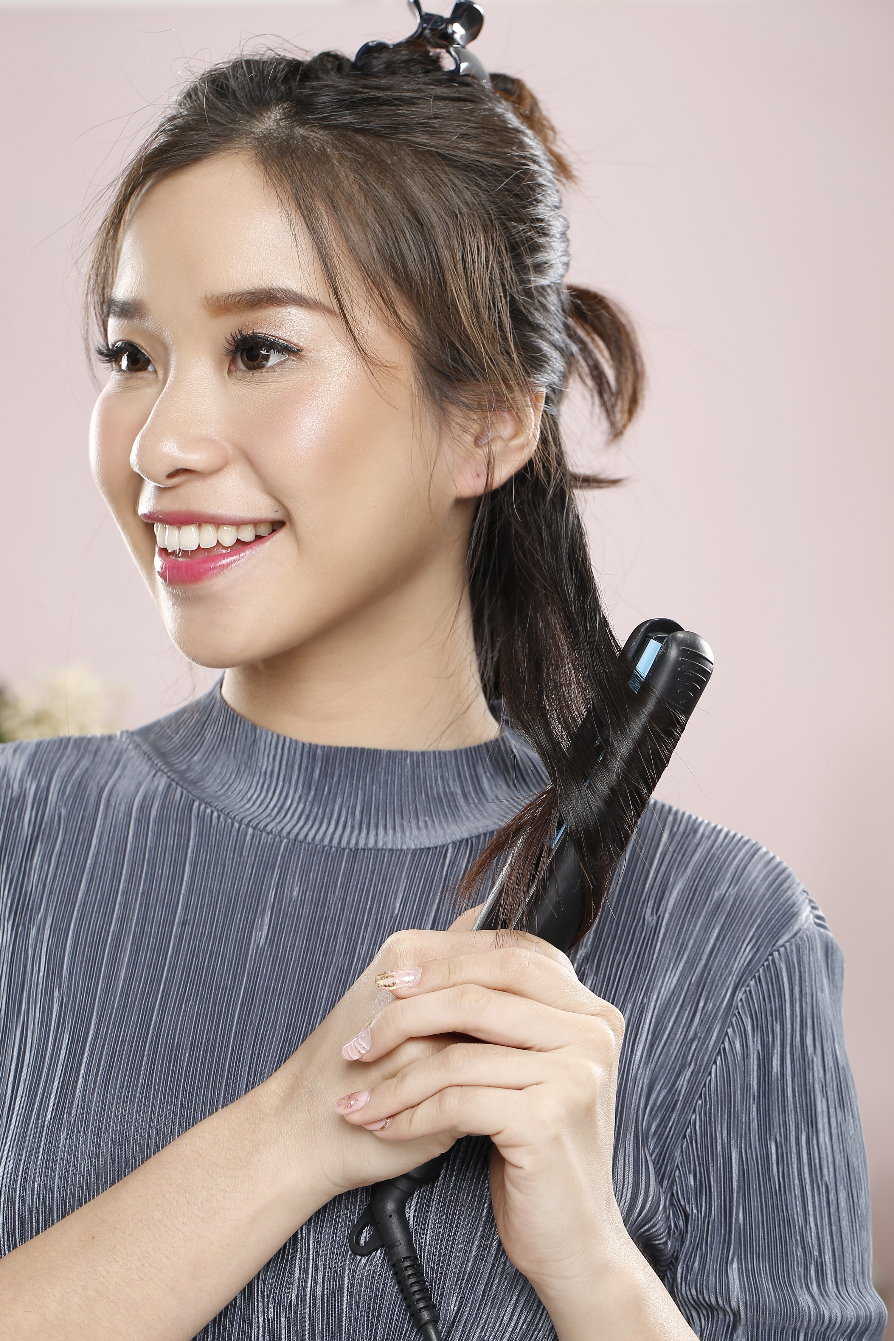 Step 2 Mengeriting rambut di ujungnya