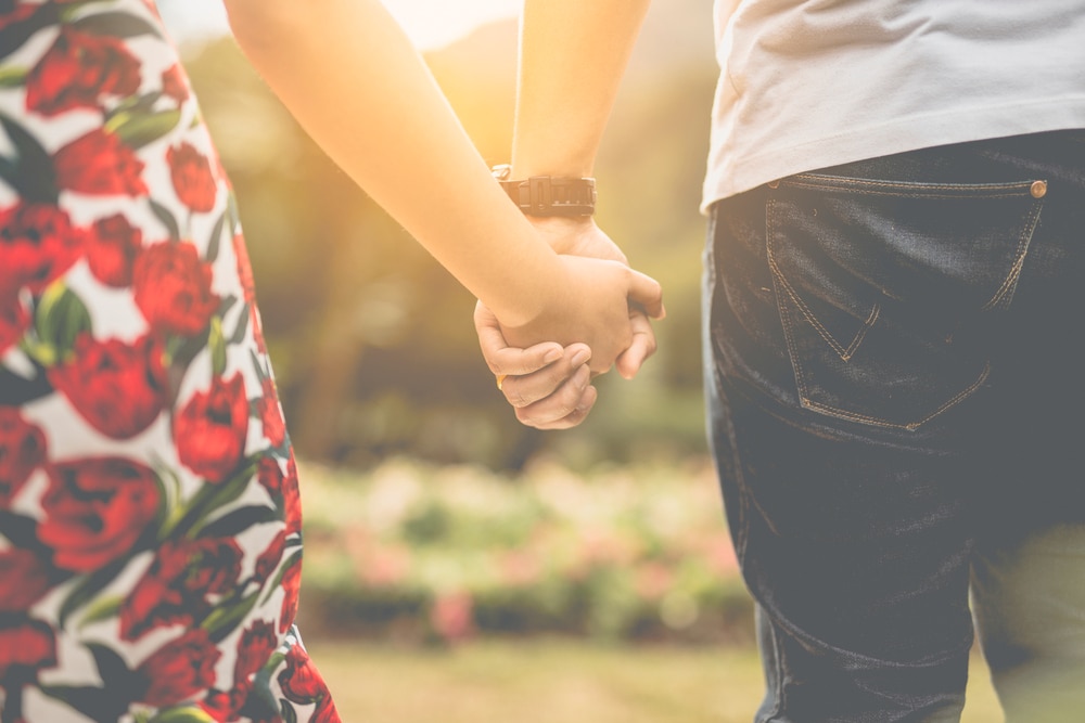 Rahasia Memperjuangkan Cinta Walau Latar Belakang Berbeda