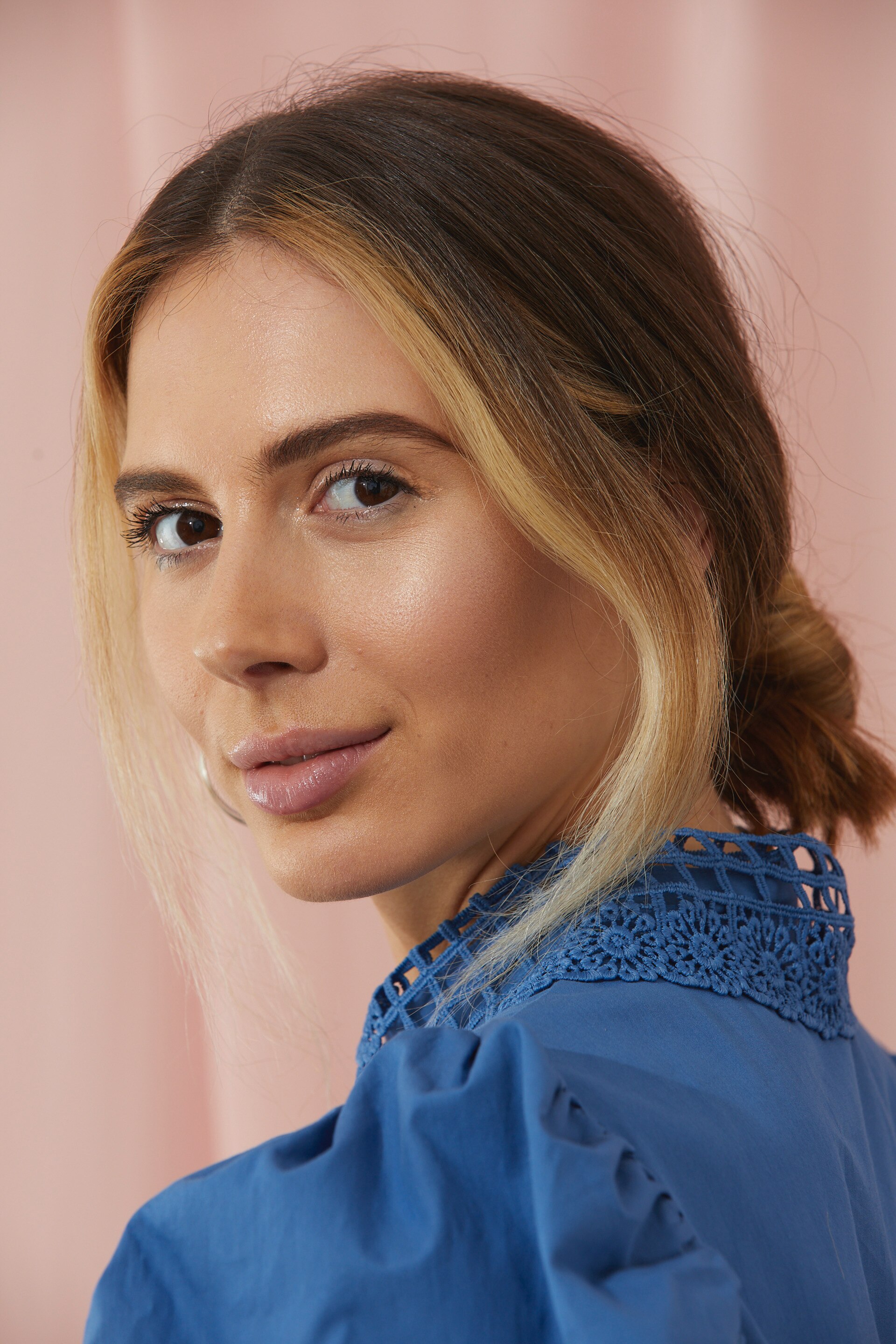 Tampil stand out dengan warna rambut untuk rambut panjang money piece.(Foto: Rupert Laycock)