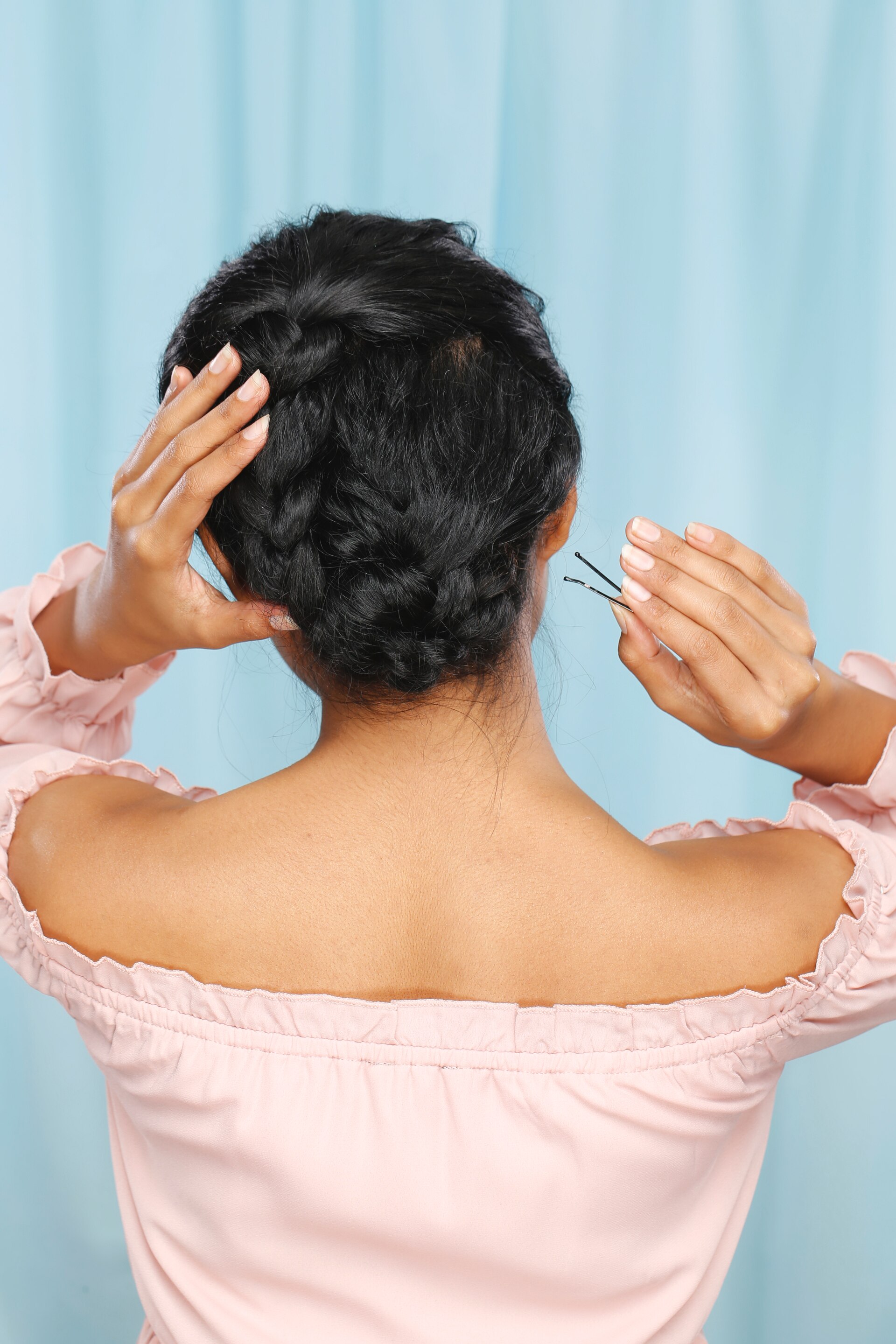 Step 5 Sanggul Kepang Rambut Keriting