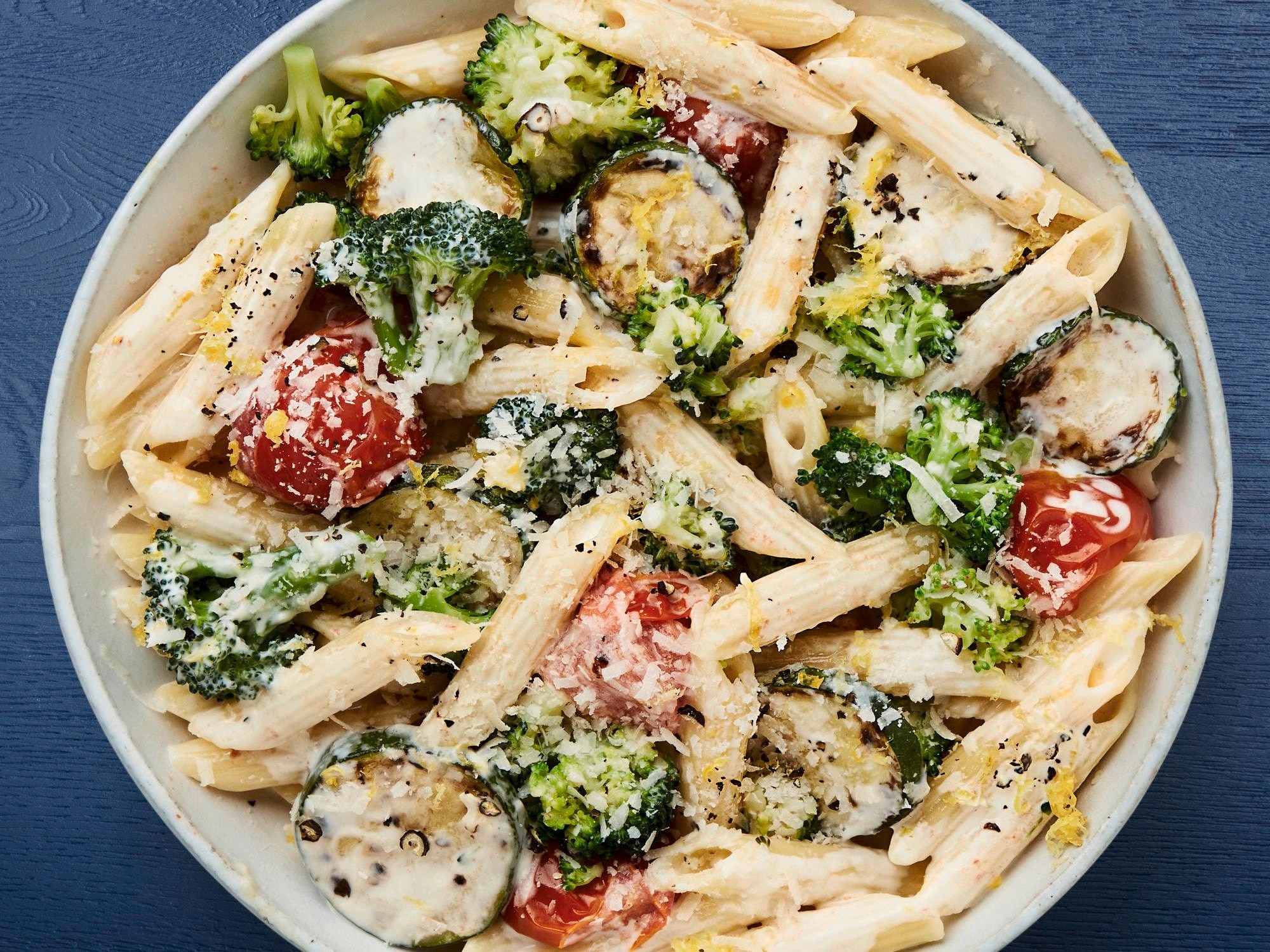 Hellmann's creamy tomato, broccoli & zucchini pasta recipe