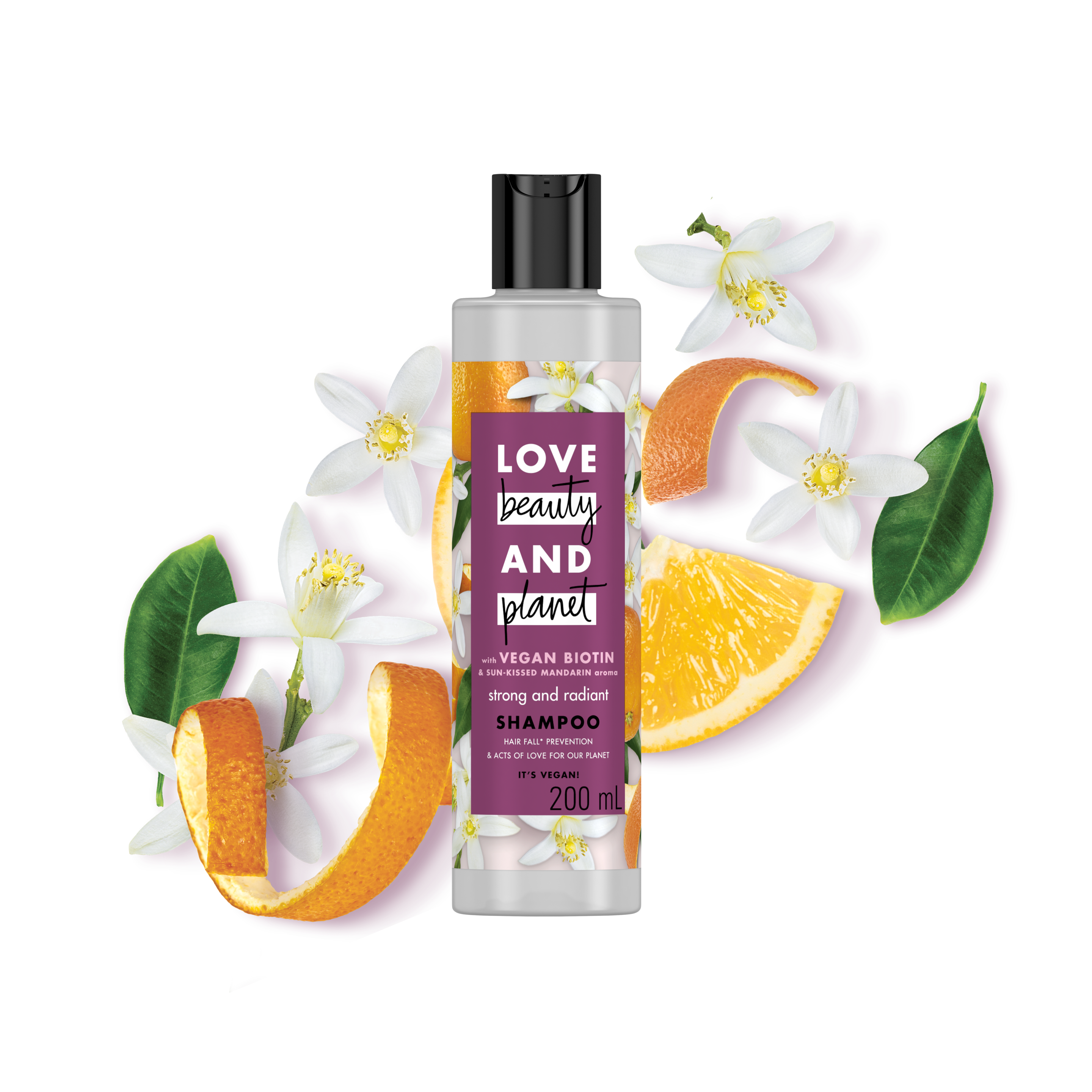 Kembalikan kekuatan rambut dengan Strong & Radiant Shampoo dengan kandungan Vegan Biotin dan Sun-Kissed Mandarin yang menyegarkan
