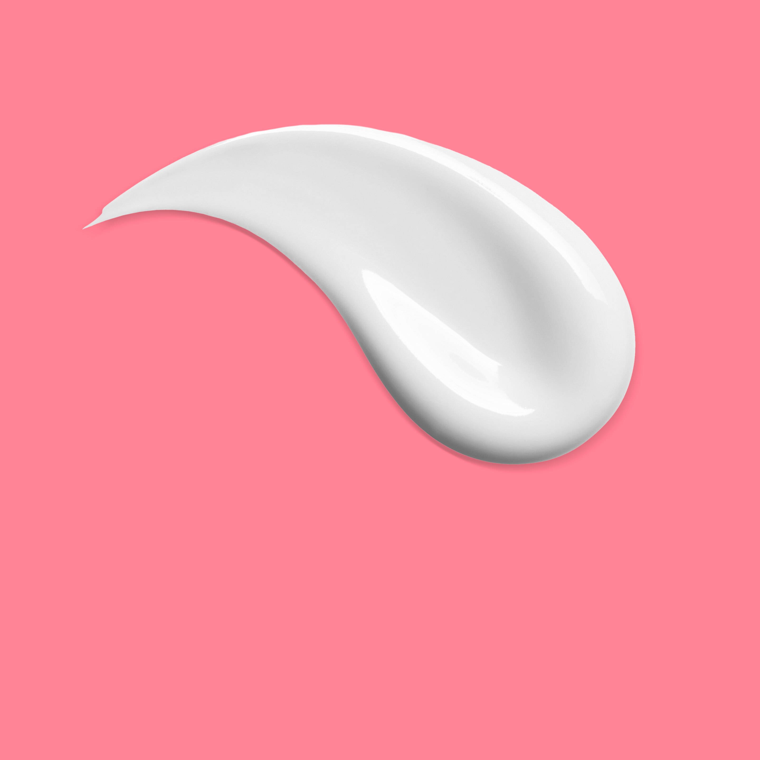 da nhạy cảm thoa kem dưỡng ẩm lớp kem dưỡng mỏng nhẹ trên nền hồng