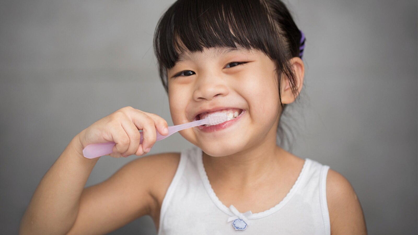 Bagaimana Cara Mengatasi Gusi Anak yang Bengkak?