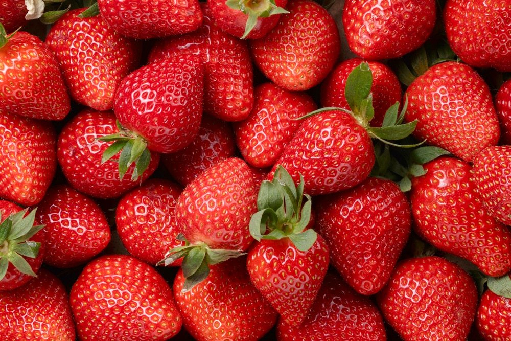 7 Buah yang Bisa Jaga Kesehatan Gigi dan Mulutmu | Closeup