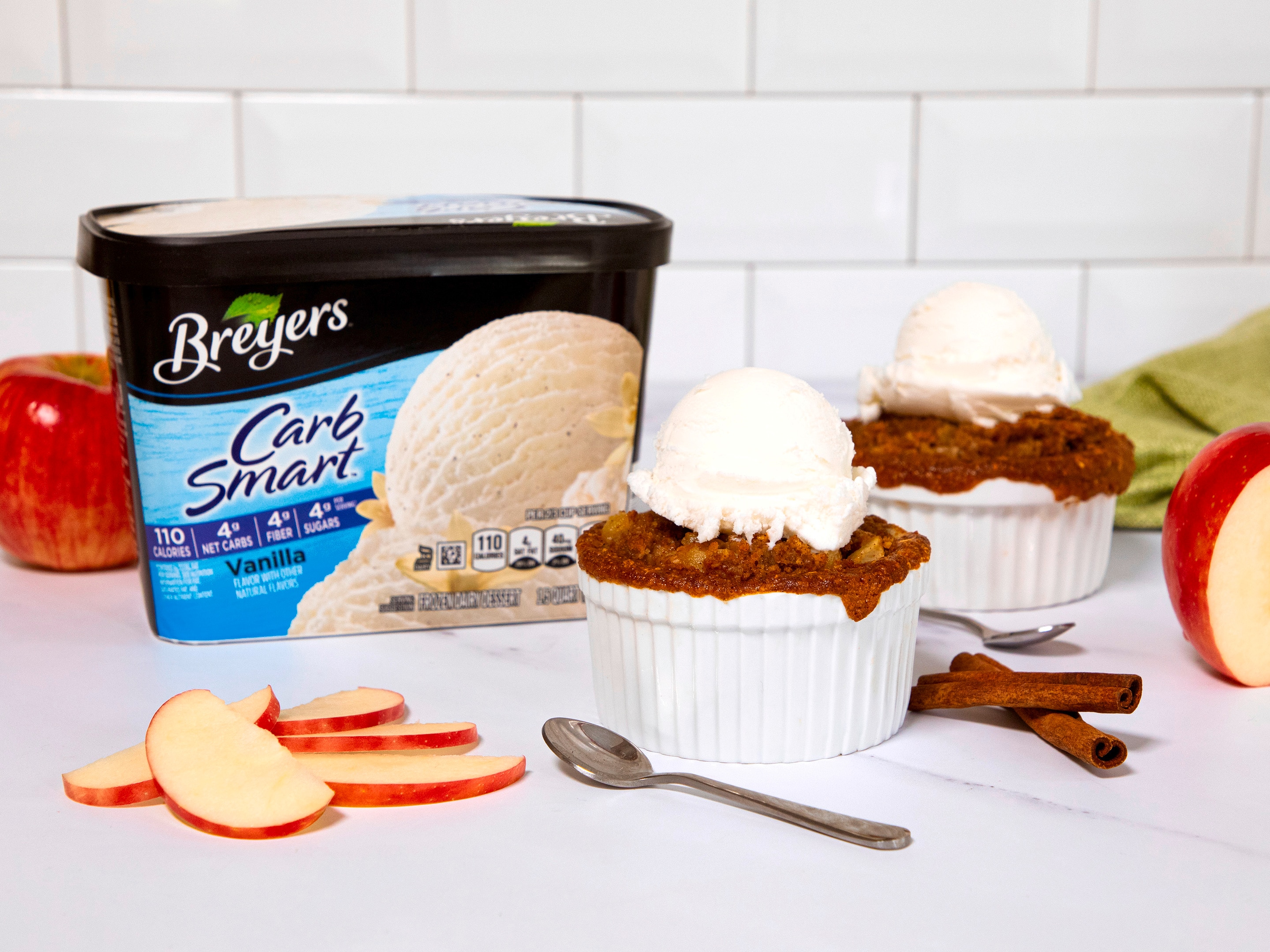 CarbSmart™ Apple Cinnamon Baked Oats