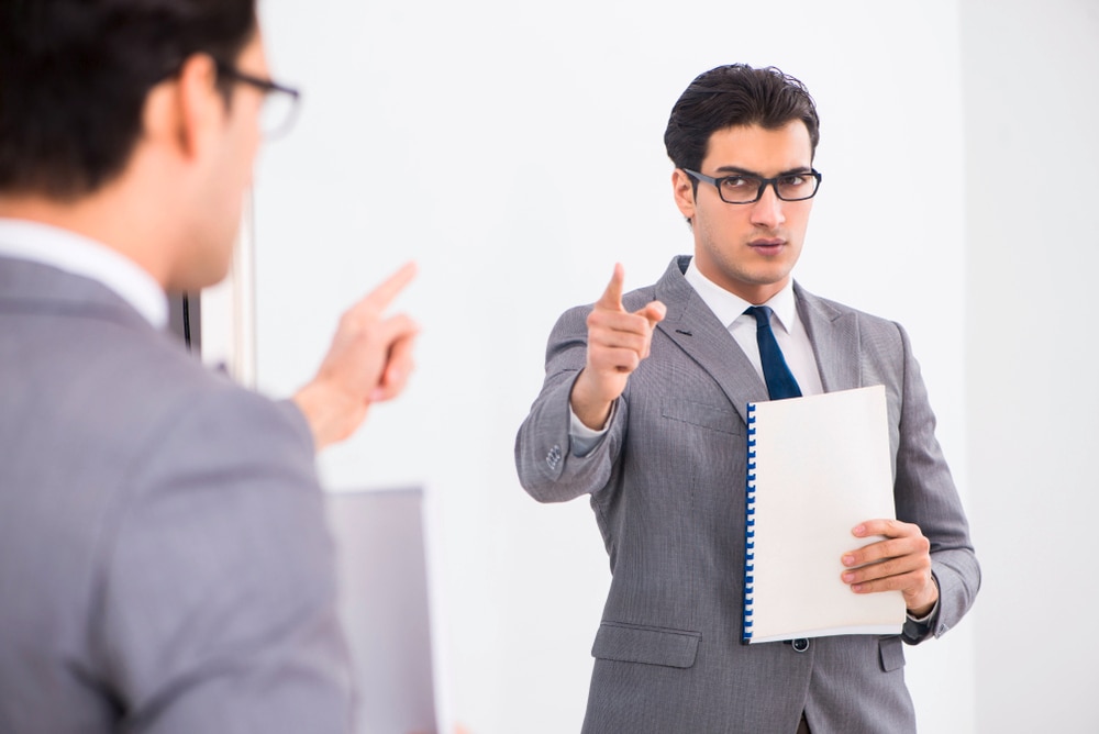 8 Tips Public Speaking yang Bisa Bikin Kamu Pede Bicara di Depan Umum | Closeup